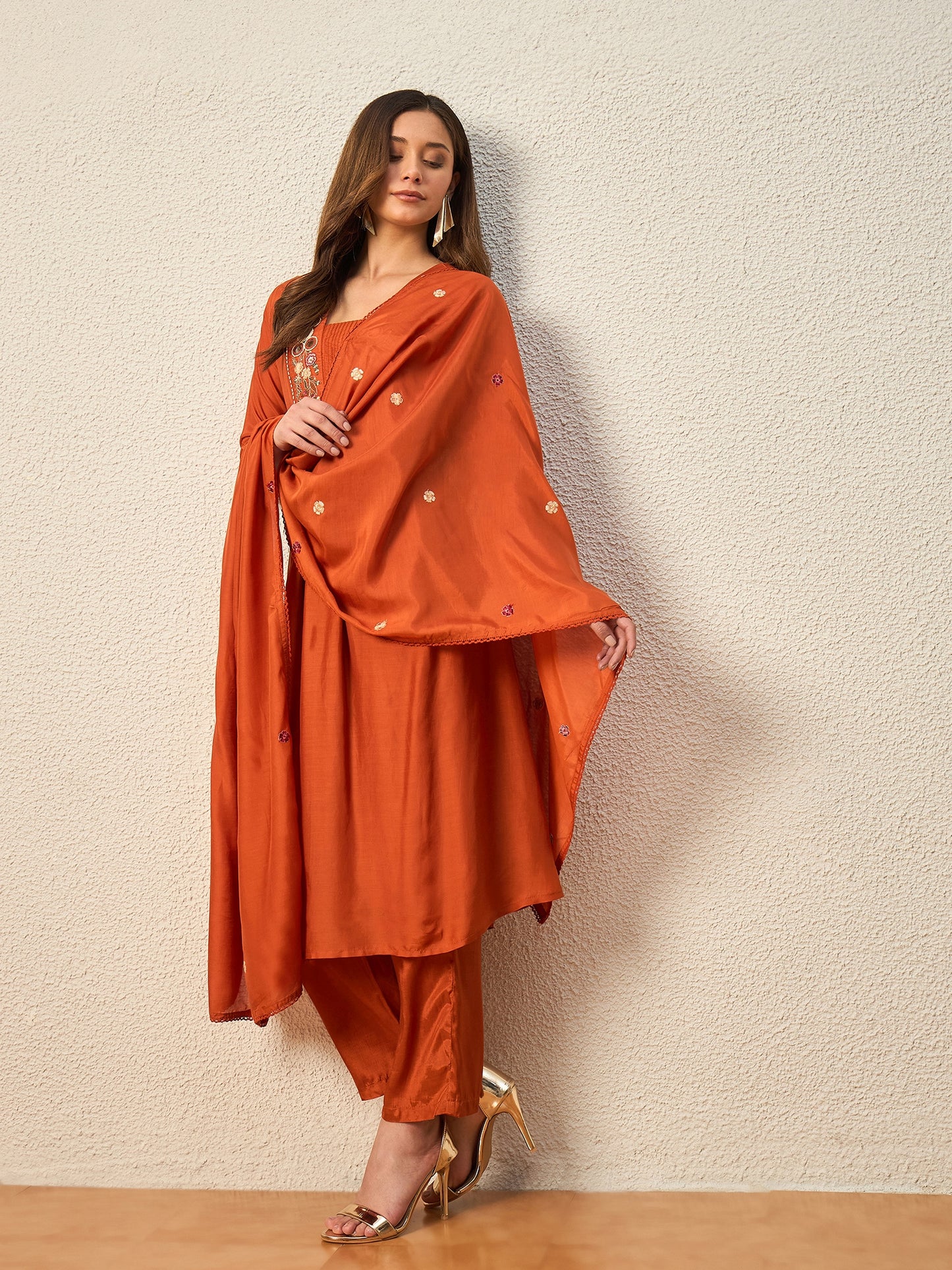 Women Ethnic Motifs Embroidered Regular Thread Work Raw Silk Kurta with Trousers & With Dupatta