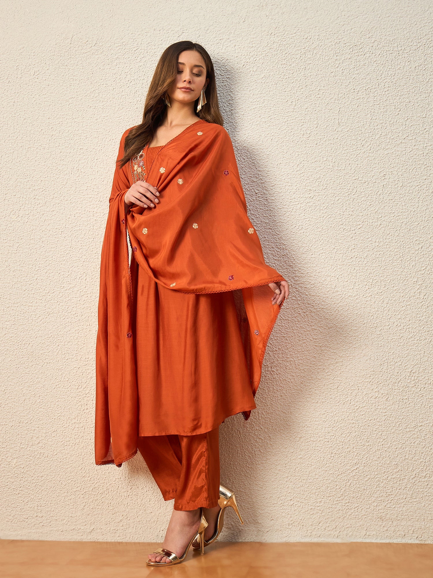 Women Ethnic Motifs Embroidered Regular Thread Work Raw Silk Kurta with Trousers & With Dupatta