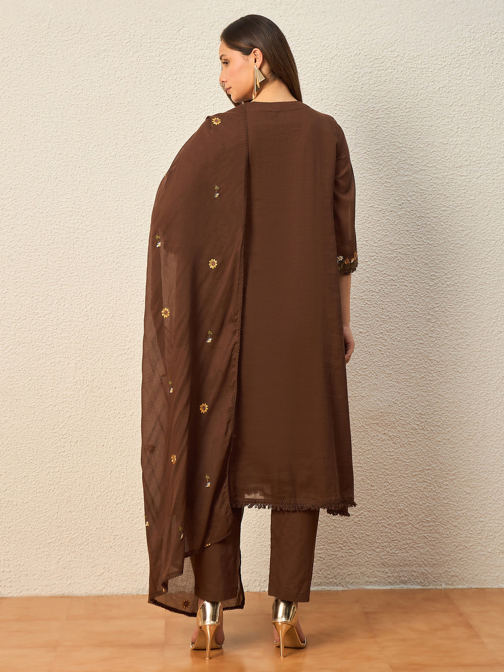 Women Floral Embroidered Regular Thread Work Kurta with Trousers & With Dupatta