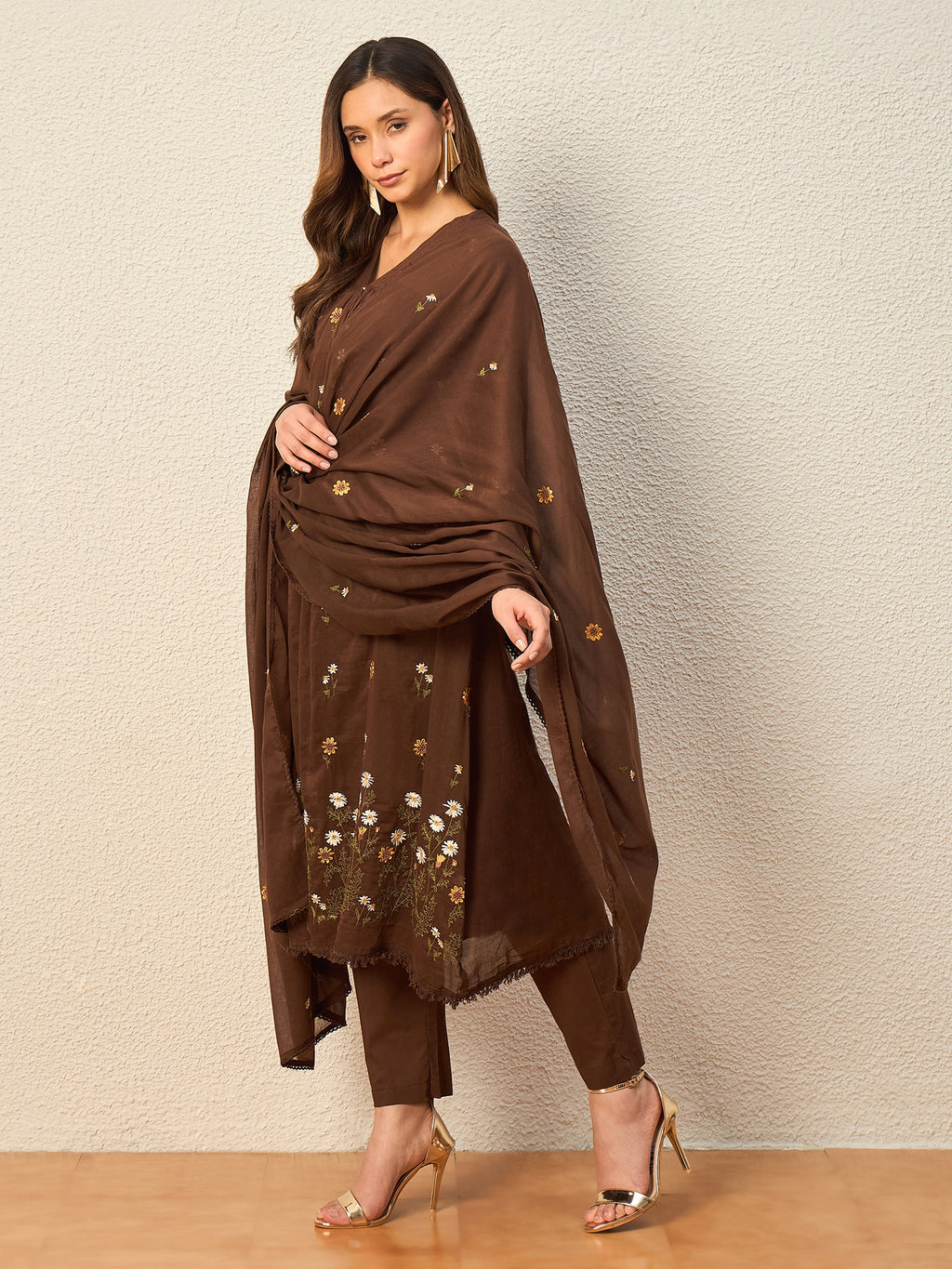 Women Floral Embroidered Regular Thread Work Kurta with Trousers & With Dupatta