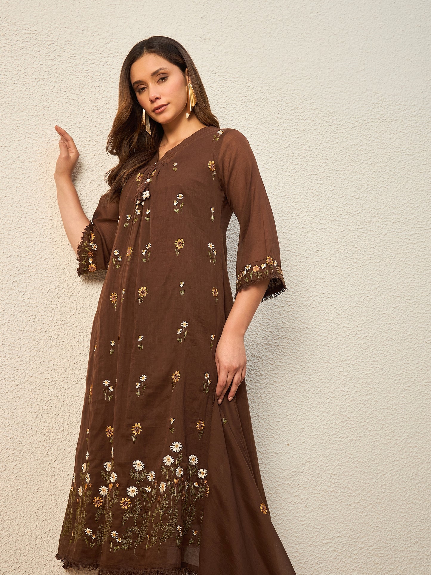 Women Floral Embroidered Regular Thread Work Kurta with Trousers & With Dupatta