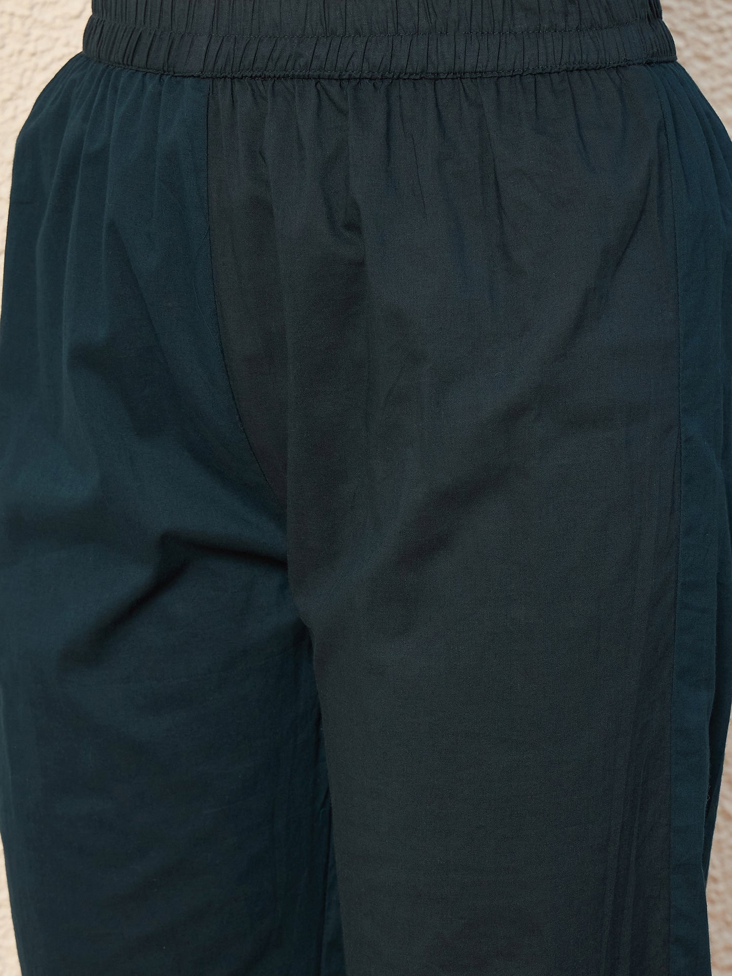 Women Floral Embroidered Regular Thread Work Kurta with Trousers & With Dupatta