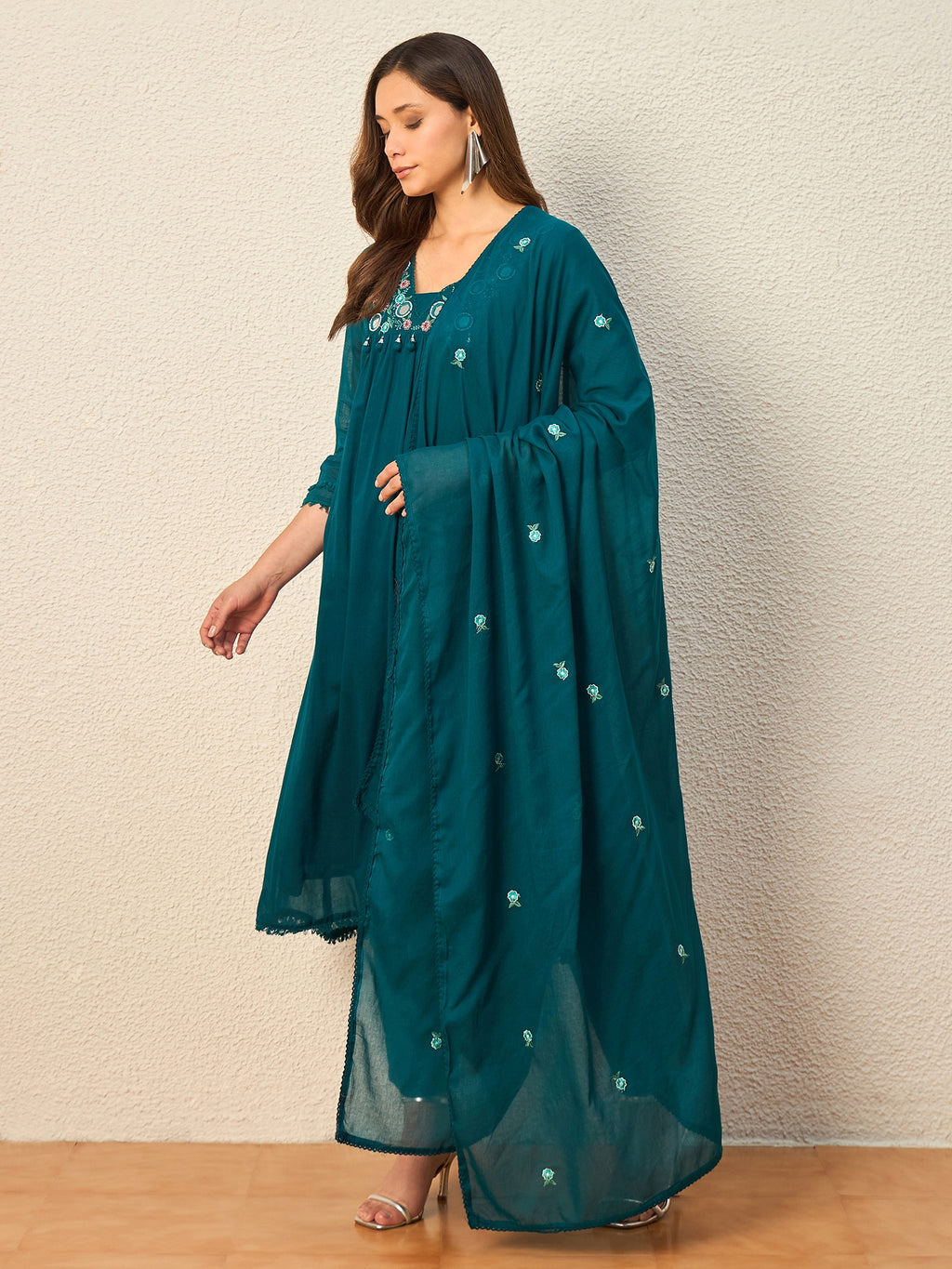 Women Ethnic Motifs Embroidered Regular Mirror Work Kurta with Trousers & With Dupatta