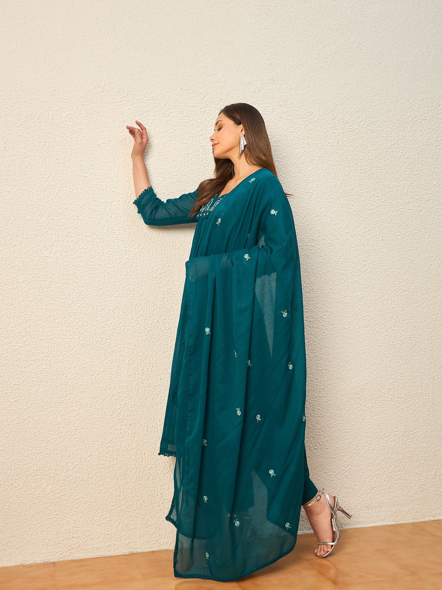 Women Ethnic Motifs Embroidered Regular Mirror Work Kurta with Trousers & With Dupatta