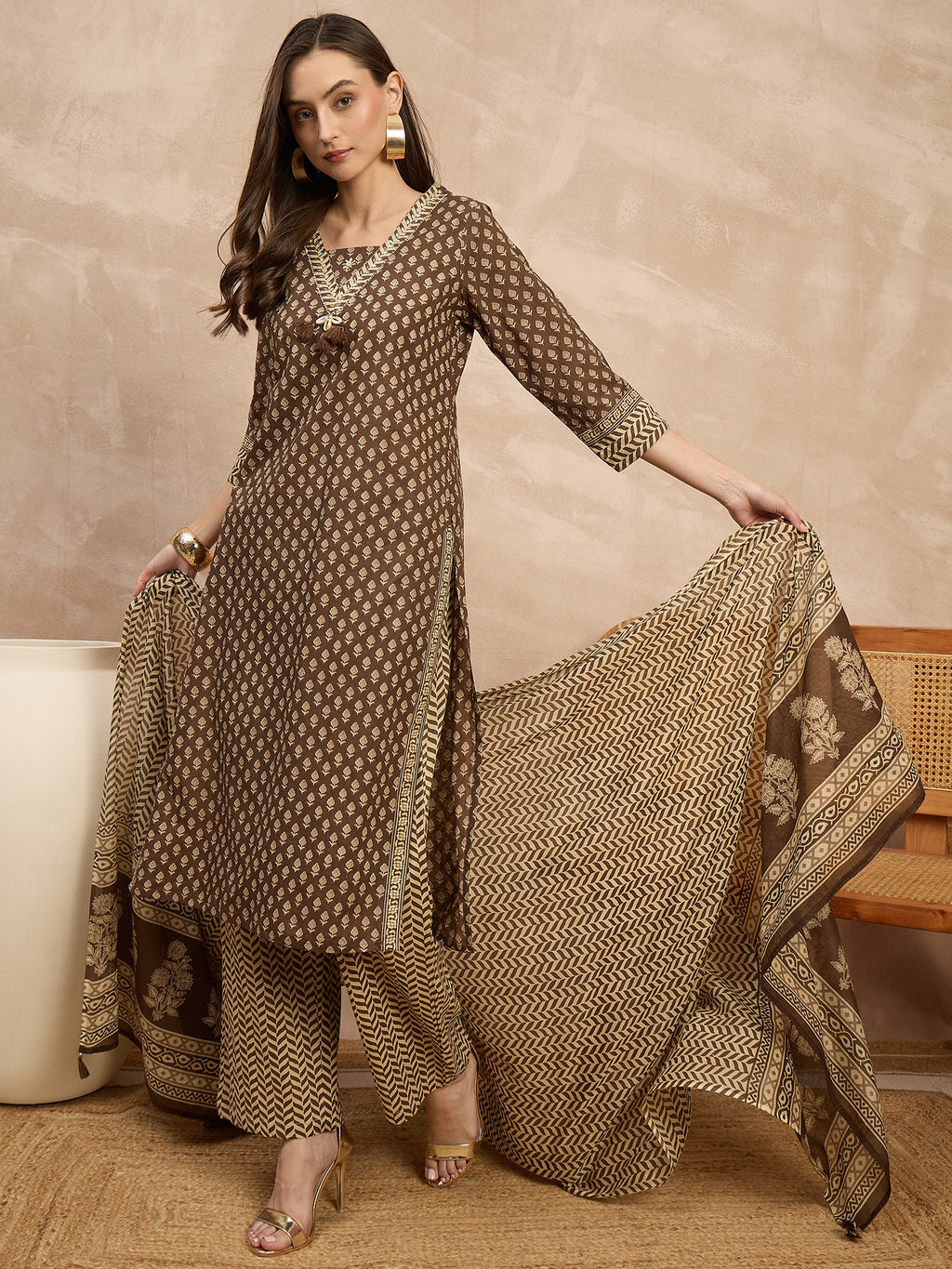 Women Printed Regular Beads and Stones Pure Cotton Kurta with Trousers & With Dupatta