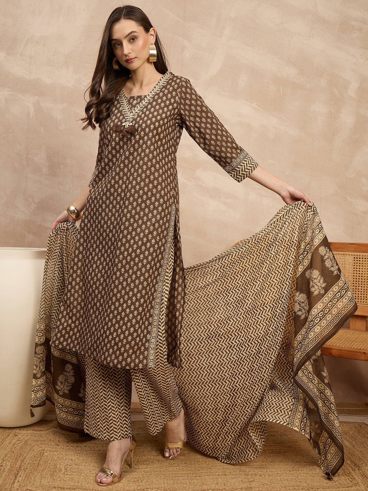 Women Printed Regular Beads and Stones Pure Cotton Kurta with Trousers & With Dupatta