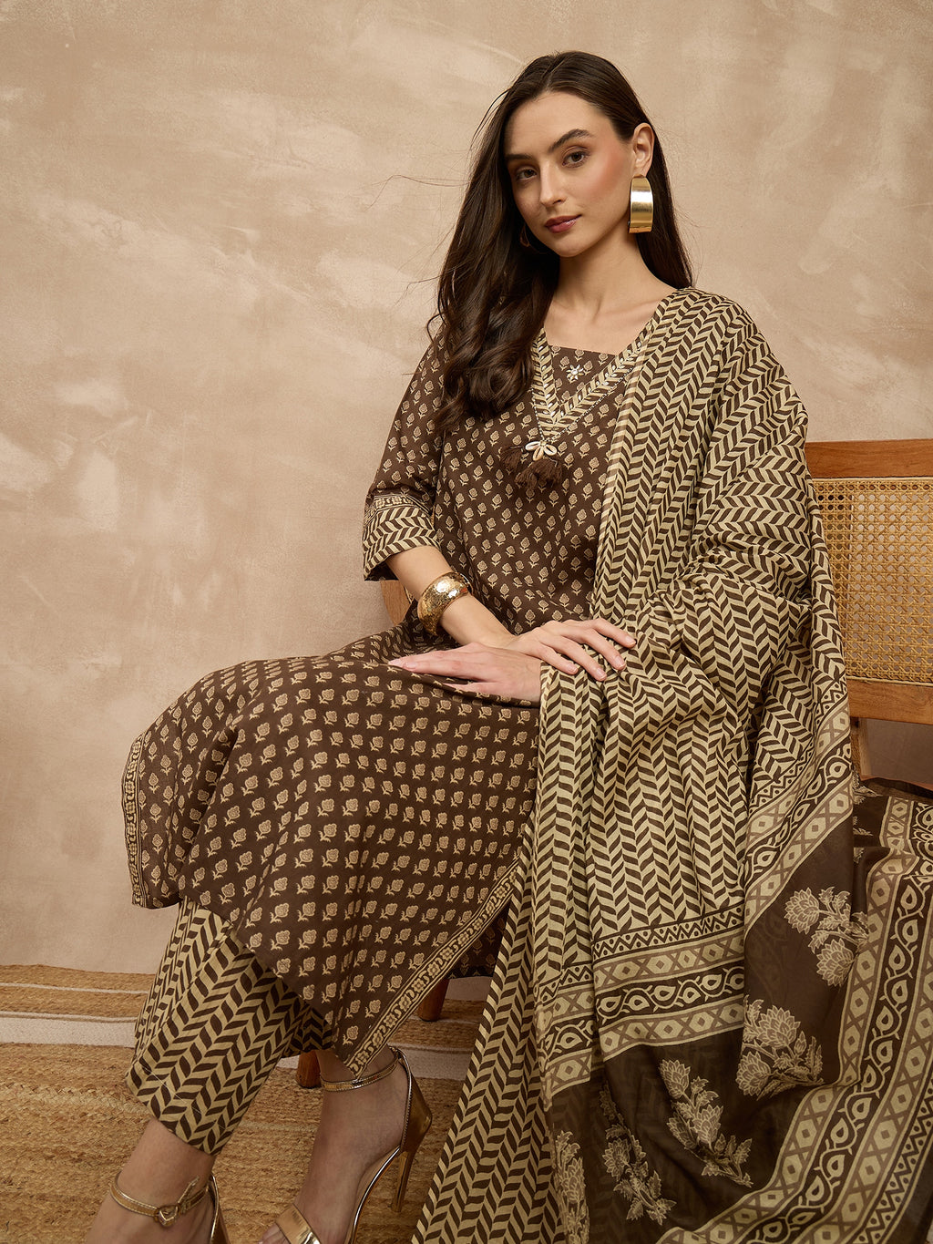 Women Printed Regular Beads and Stones Pure Cotton Kurta with Trousers & With Dupatta