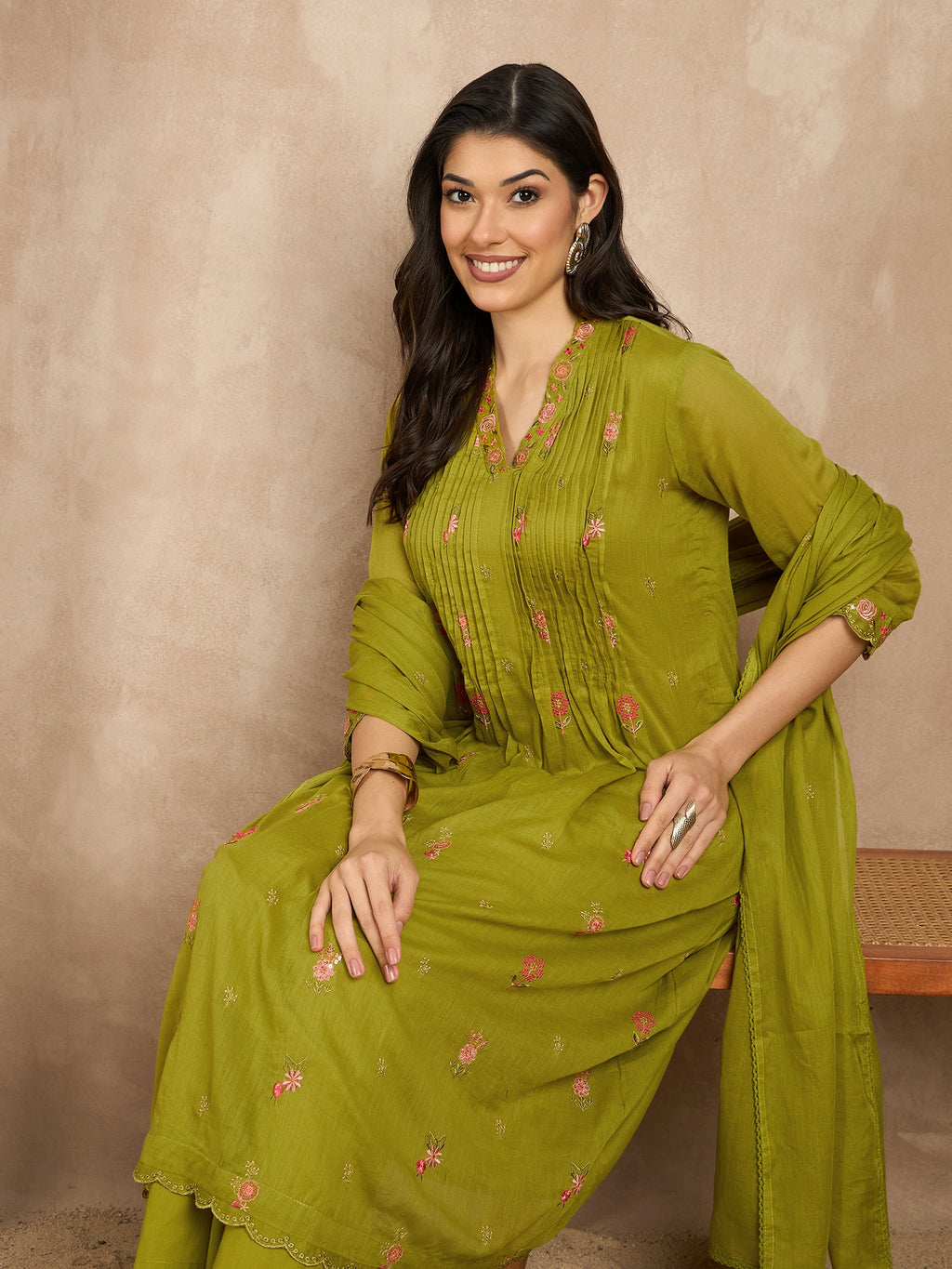 Women Floral Embroidered Pleated Thread Work Kurta with Trousers & With Dupatta