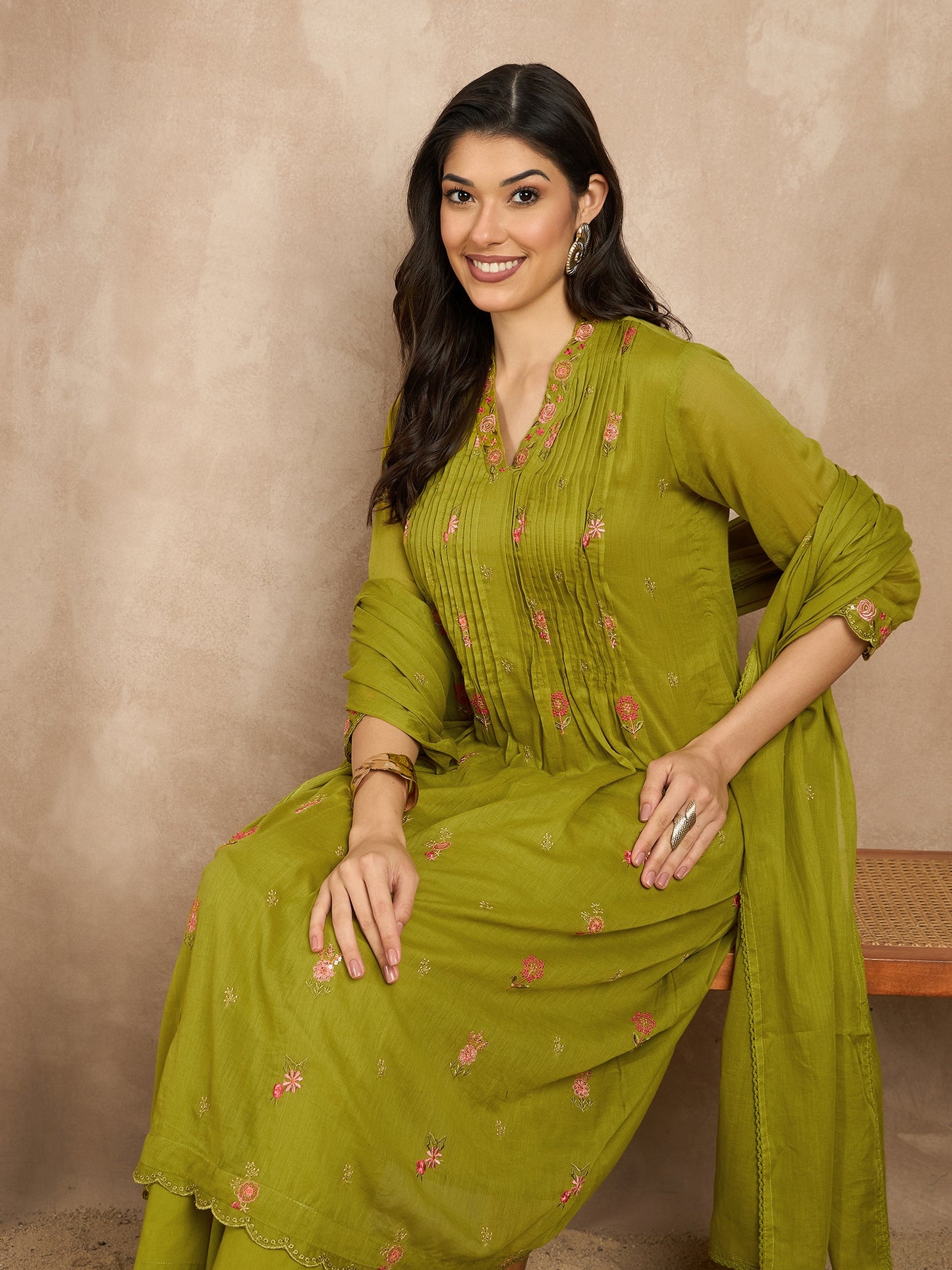 Women Floral Embroidered Pleated Thread Work Kurta with Trousers & With Dupatta