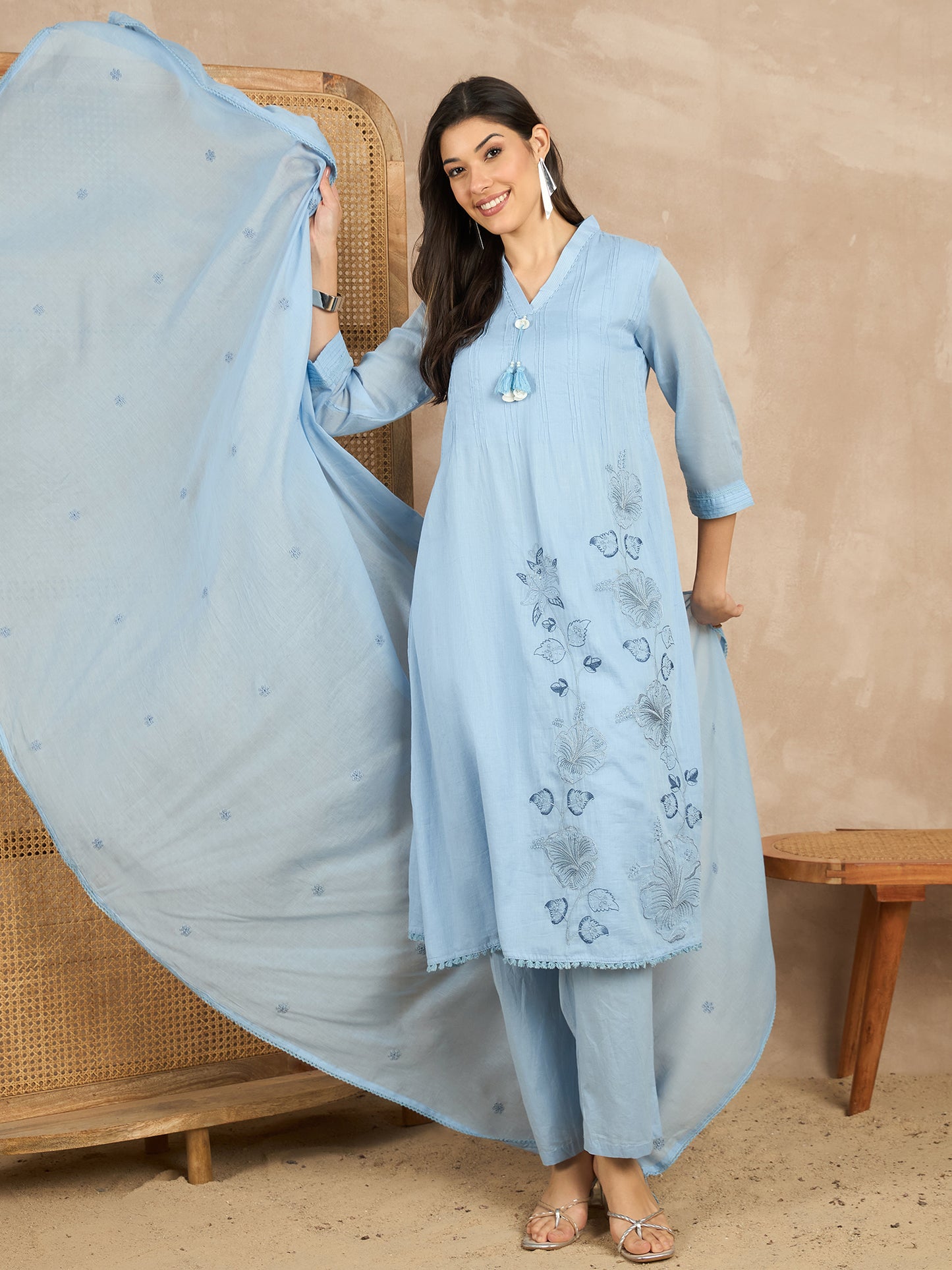 Women Floral Embroidered Pleated Thread Work Kurta with Trousers & With Dupatta