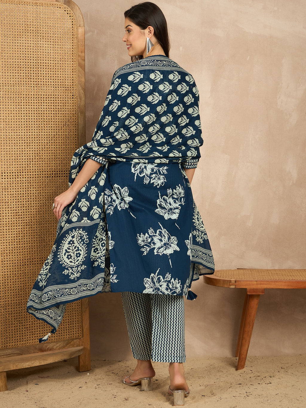 Women Floral Printed Regular Mirror Work Pure Cotton Kurta with Trousers & With Dupatta