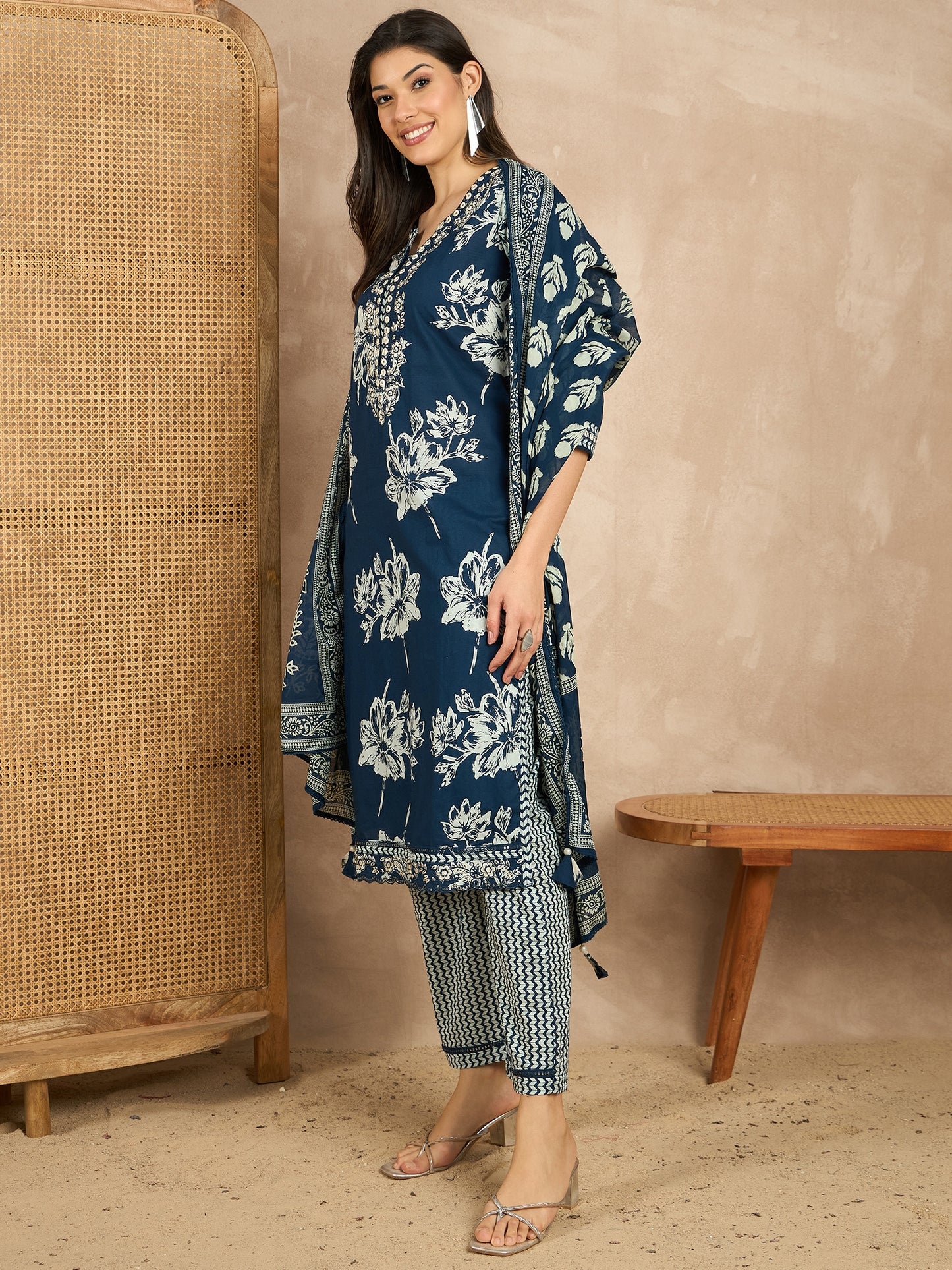 Women Floral Printed Regular Mirror Work Pure Cotton Kurta with Trousers & With Dupatta