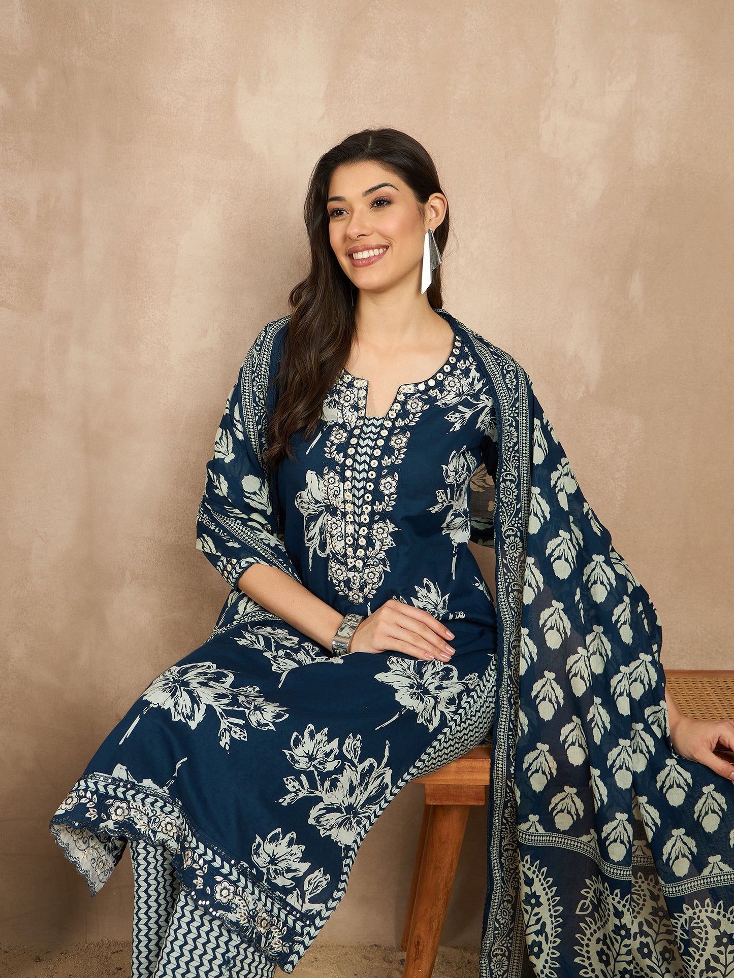 Women Floral Printed Regular Mirror Work Pure Cotton Kurta with Trousers & With Dupatta