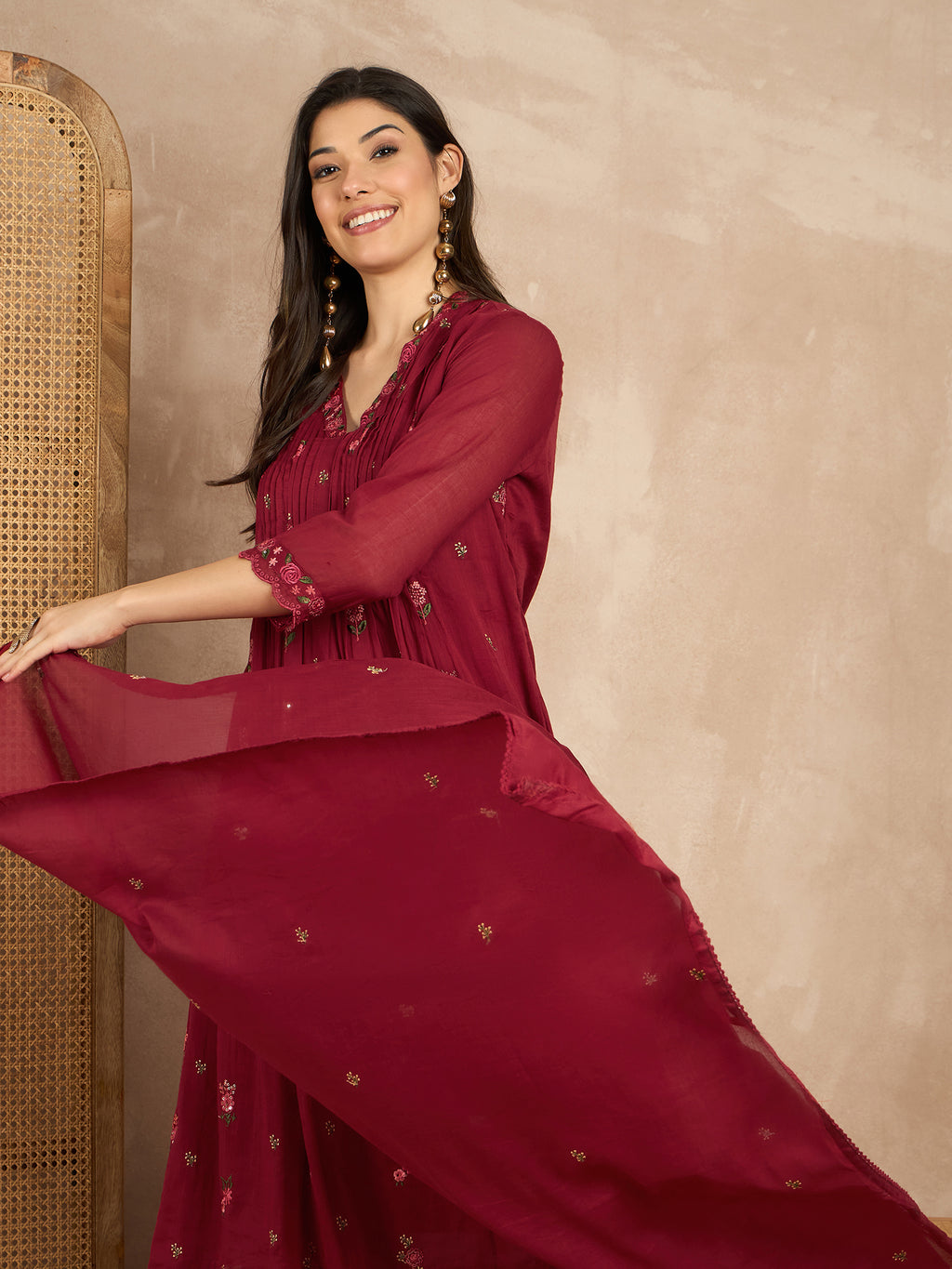 Women Floral Embroidered Pleated Thread Work Kurta with Trousers & With Dupatta
