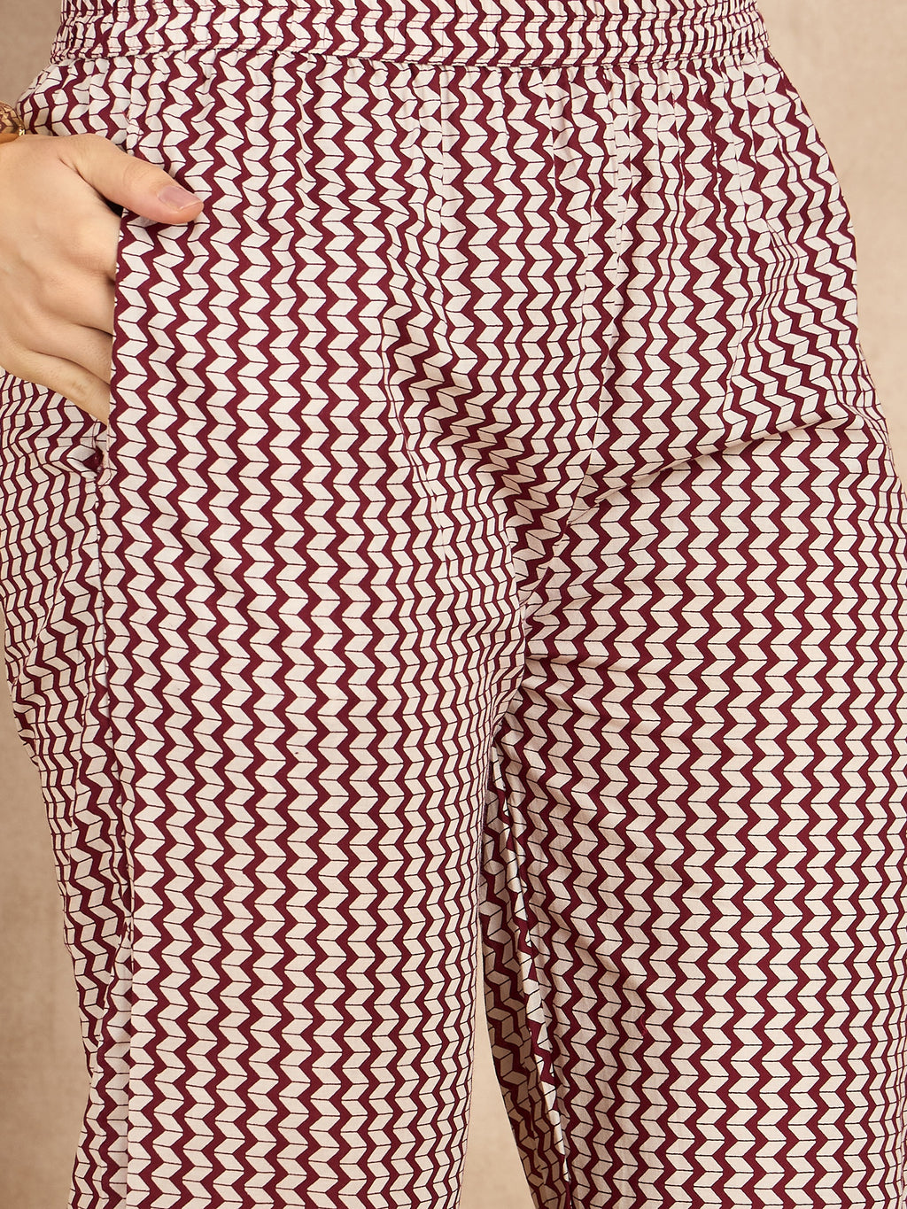 Women Floral Printed Regular Thread Work Pure Cotton Kurta with Trousers & With Dupatta
