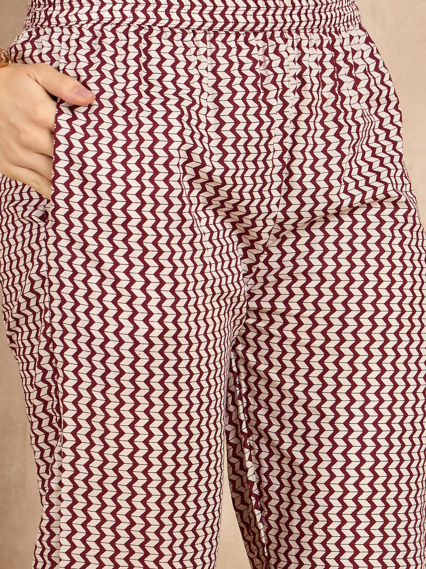 Women Floral Printed Regular Thread Work Pure Cotton Kurta with Trousers & With Dupatta
