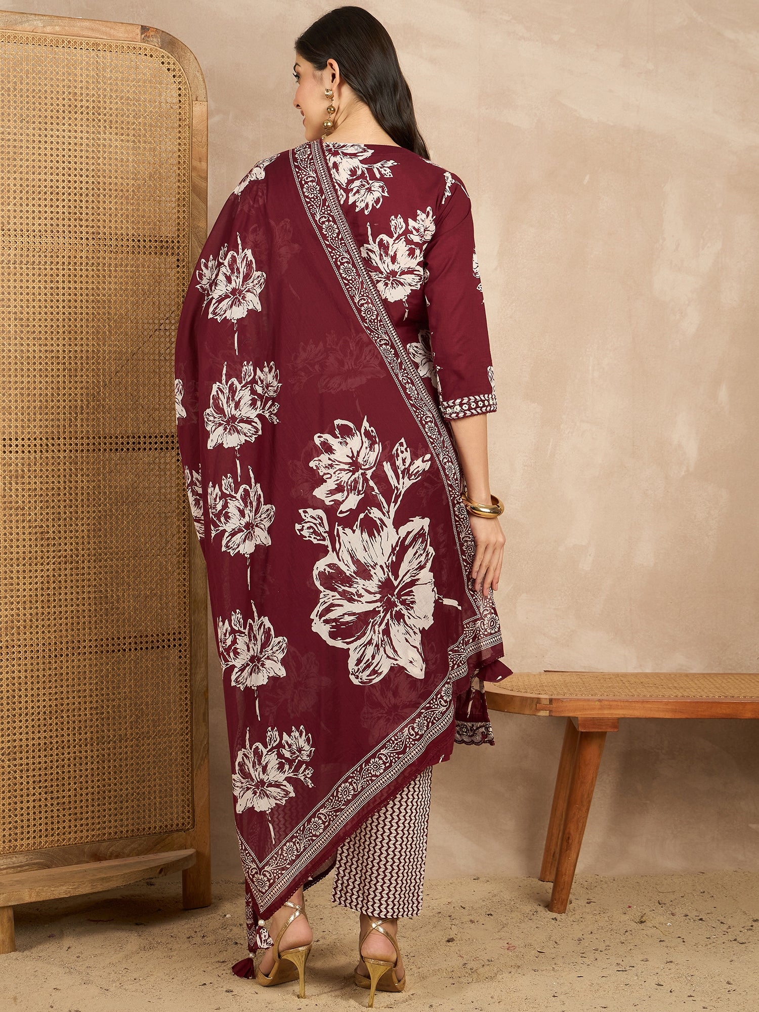 Women Floral Printed Regular Thread Work Pure Cotton Kurta with Trousers & With Dupatta