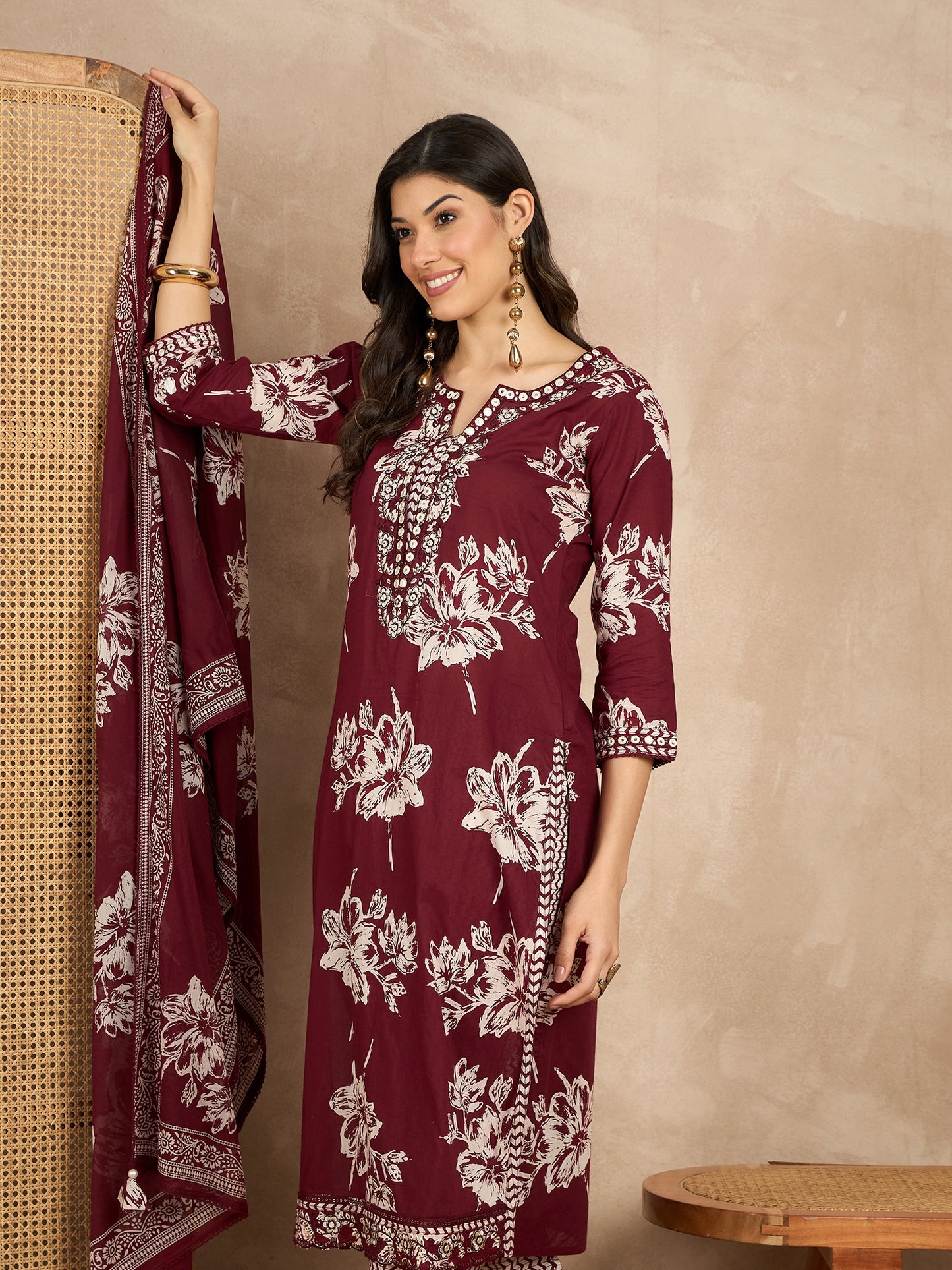 Women Floral Printed Regular Thread Work Pure Cotton Kurta with Trousers & With Dupatta