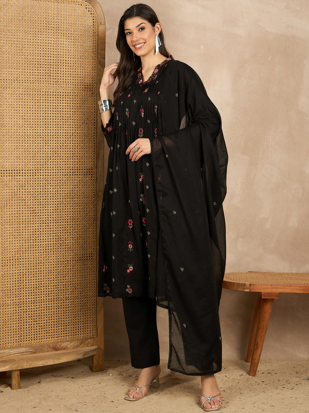 Women Floral Embroidered Pleated Thread Work Kurta with Trousers & With Dupatta