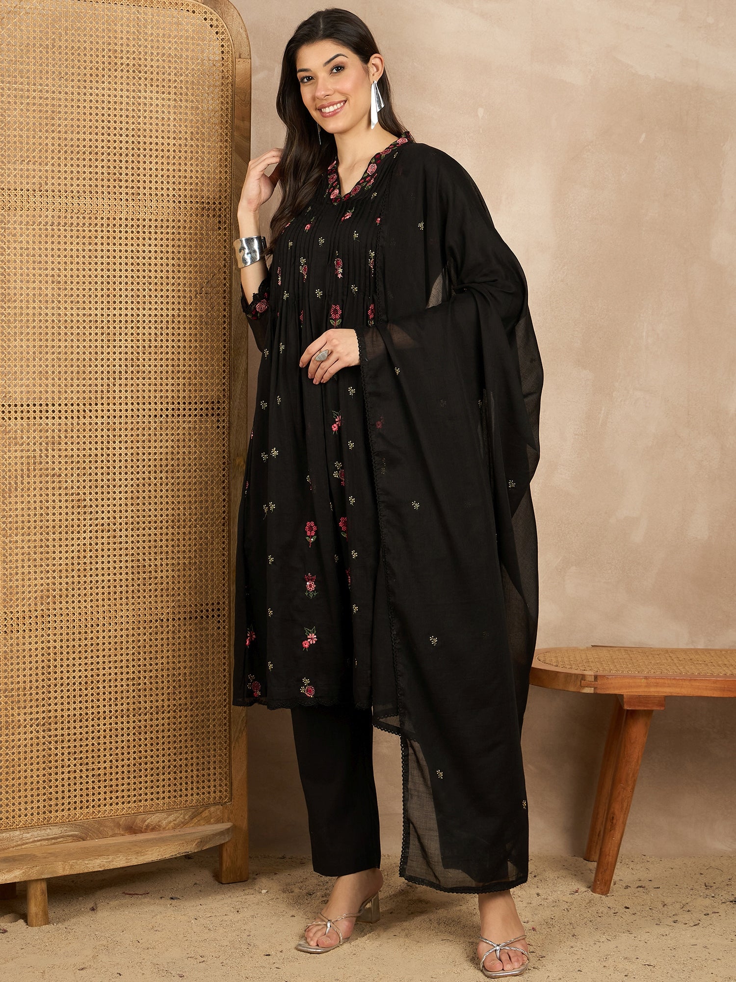 Women Floral Embroidered Pleated Thread Work Kurta with Trousers & With Dupatta