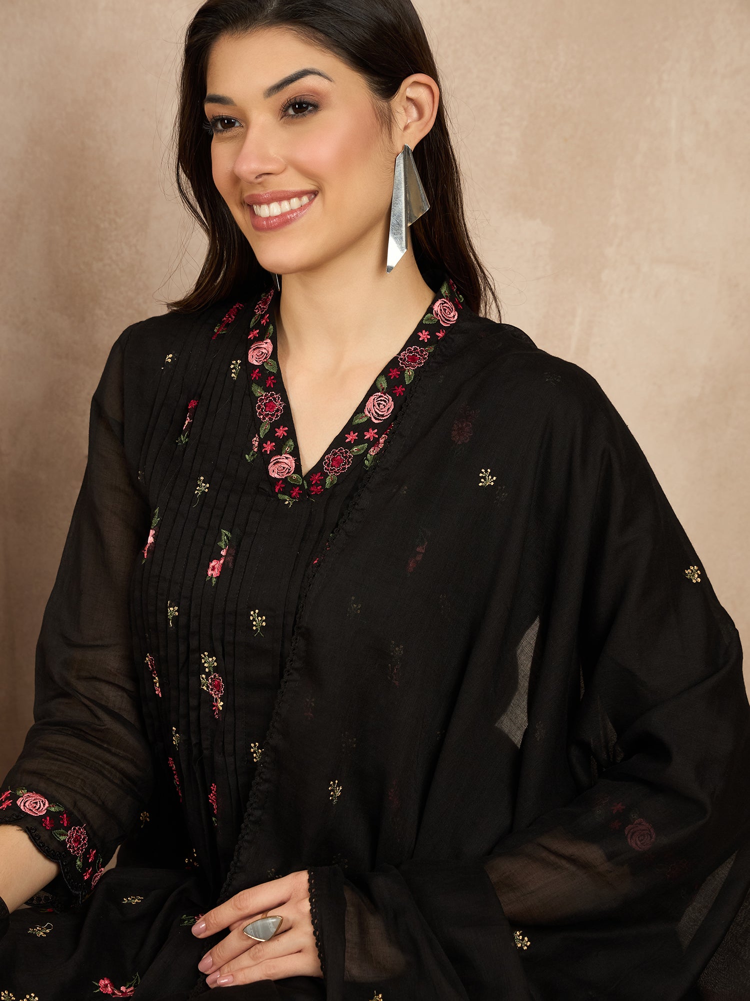 Women Floral Embroidered Pleated Thread Work Kurta with Trousers & With Dupatta