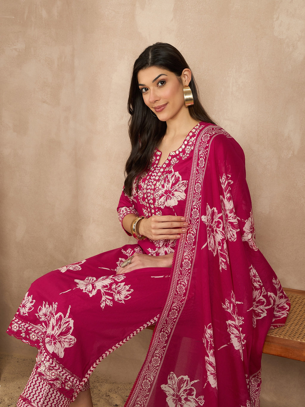 Women Floral Printed Regular Thread Work Pure Cotton Kurta with Trousers & With Dupatta