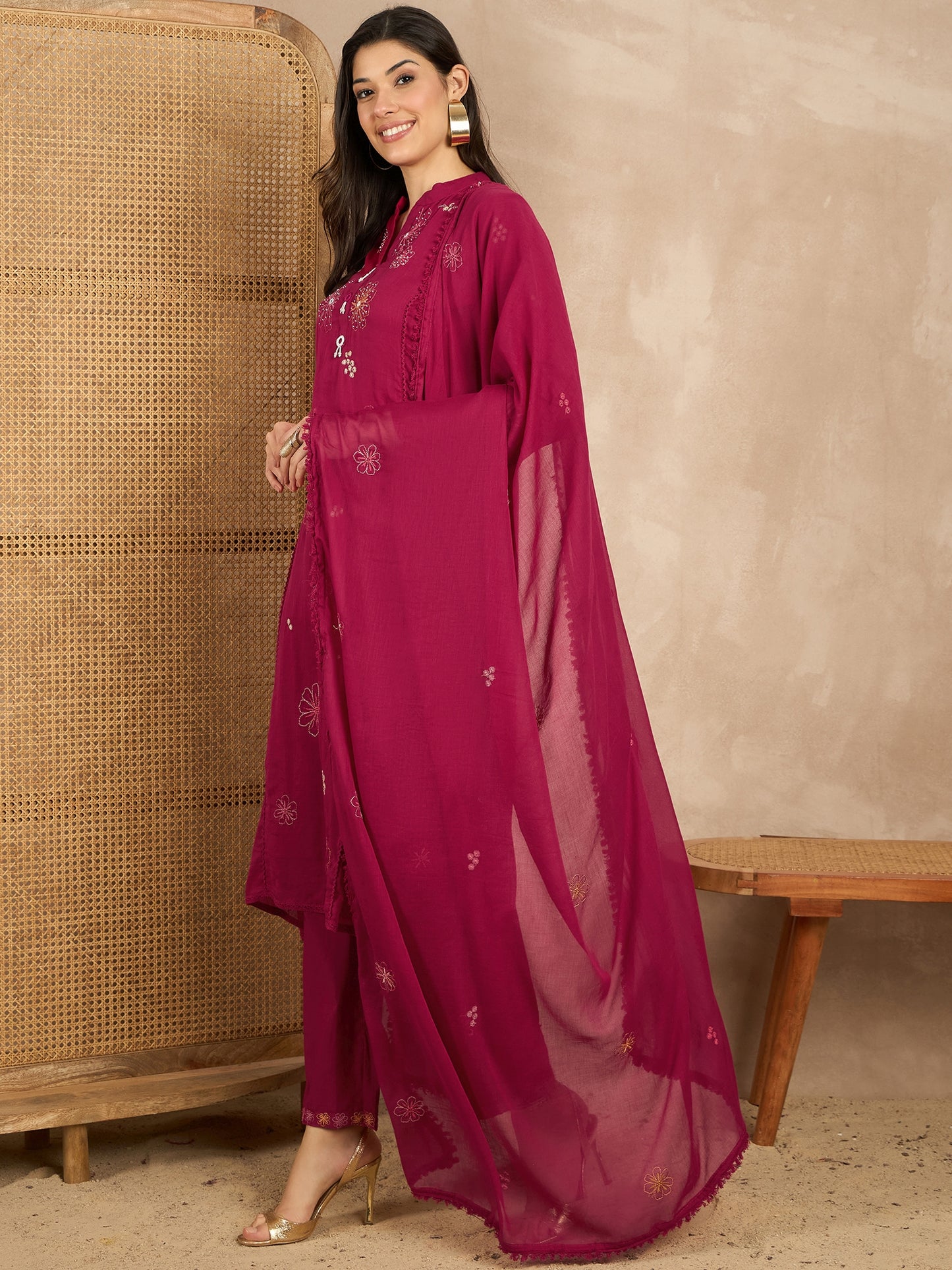 Women Floral Embroidered Regular Thread Work Kurta with Trousers & With Dupatta