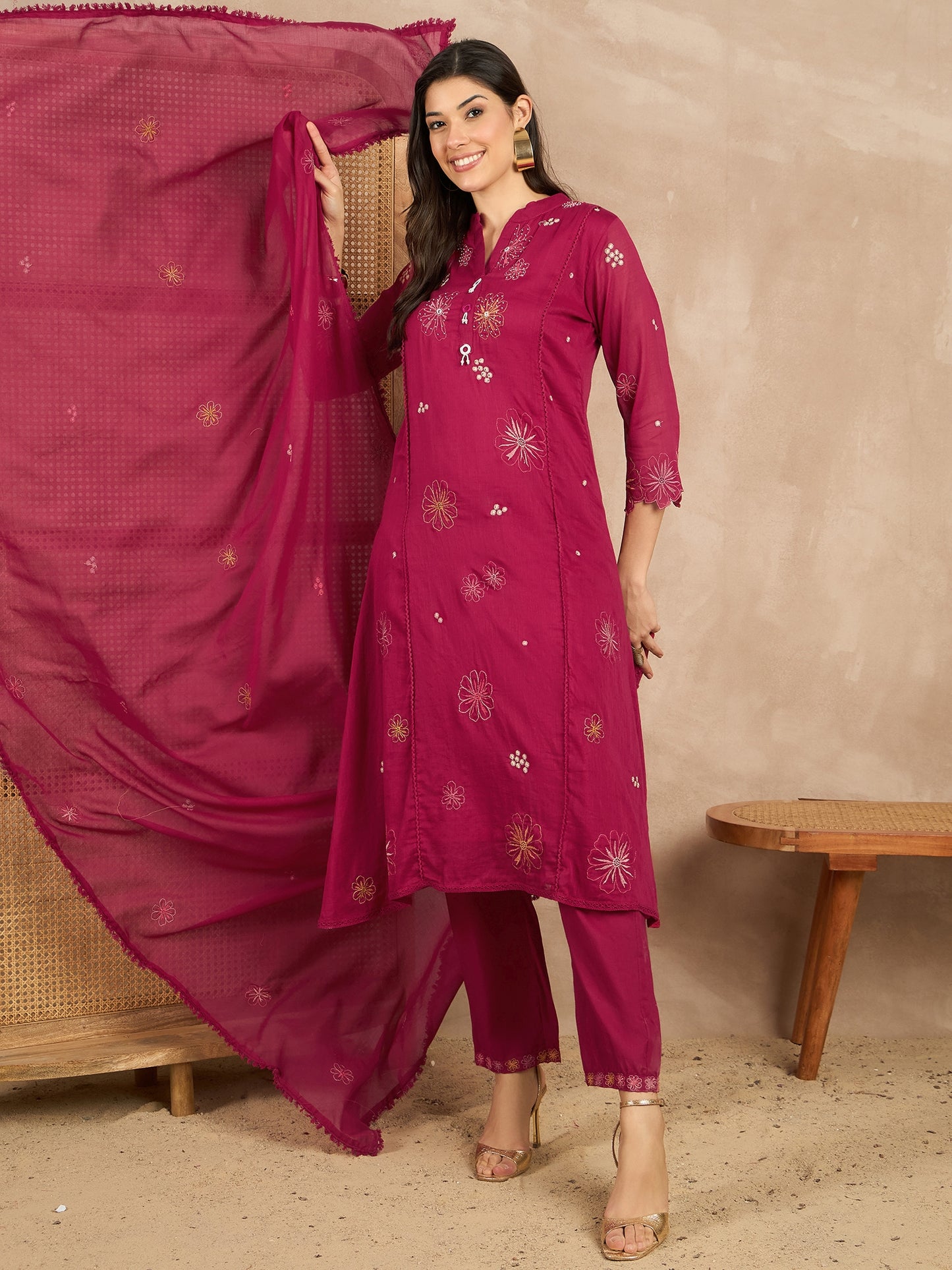 Women Floral Embroidered Regular Thread Work Kurta with Trousers & With Dupatta