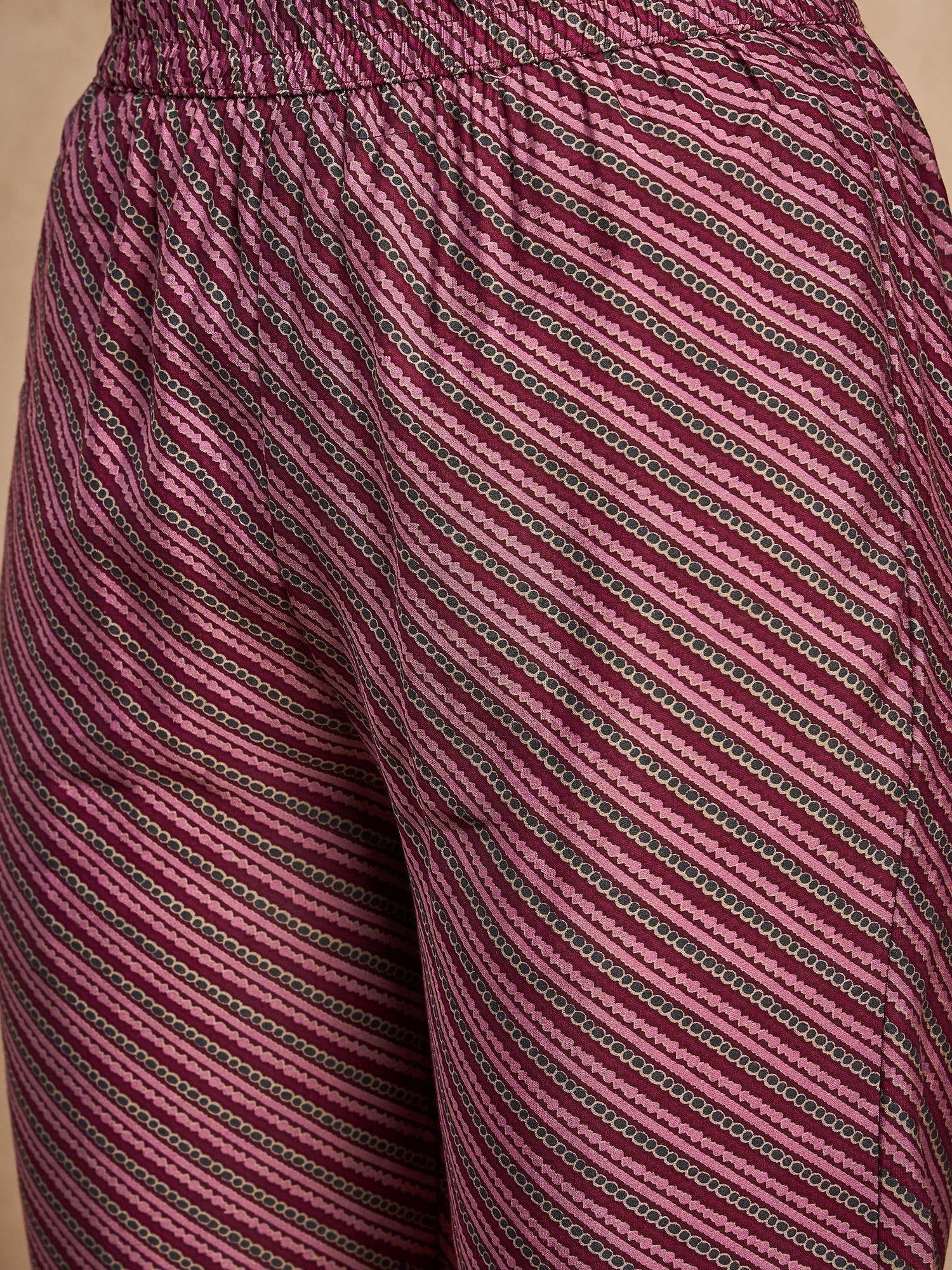 Women Floral Printed High Slit Thread Work Straight Kurta with Trousers & Dupatta