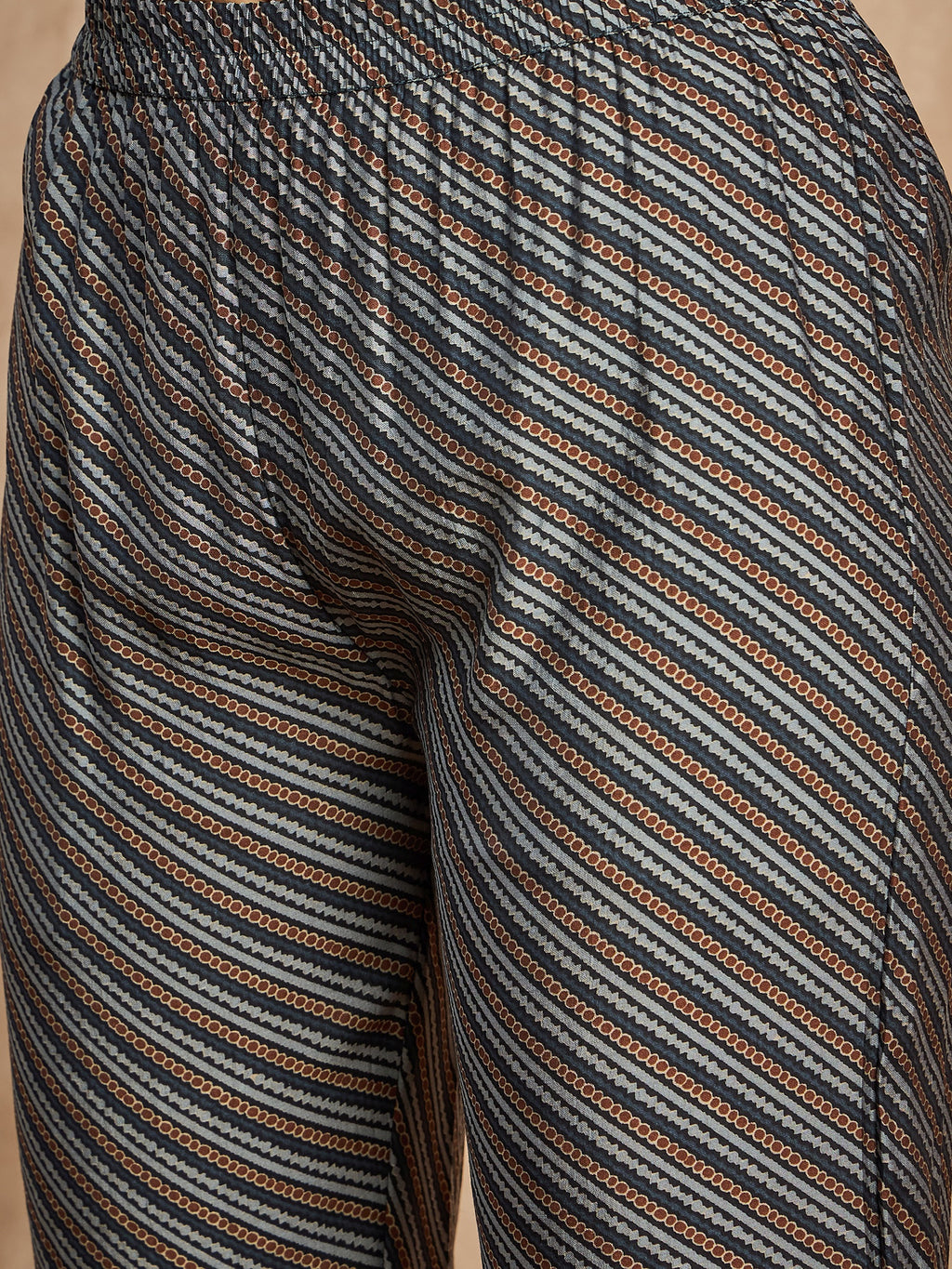 Women Floral Printed High Slit Thread Work Straight Kurta with Trousers & Dupatta