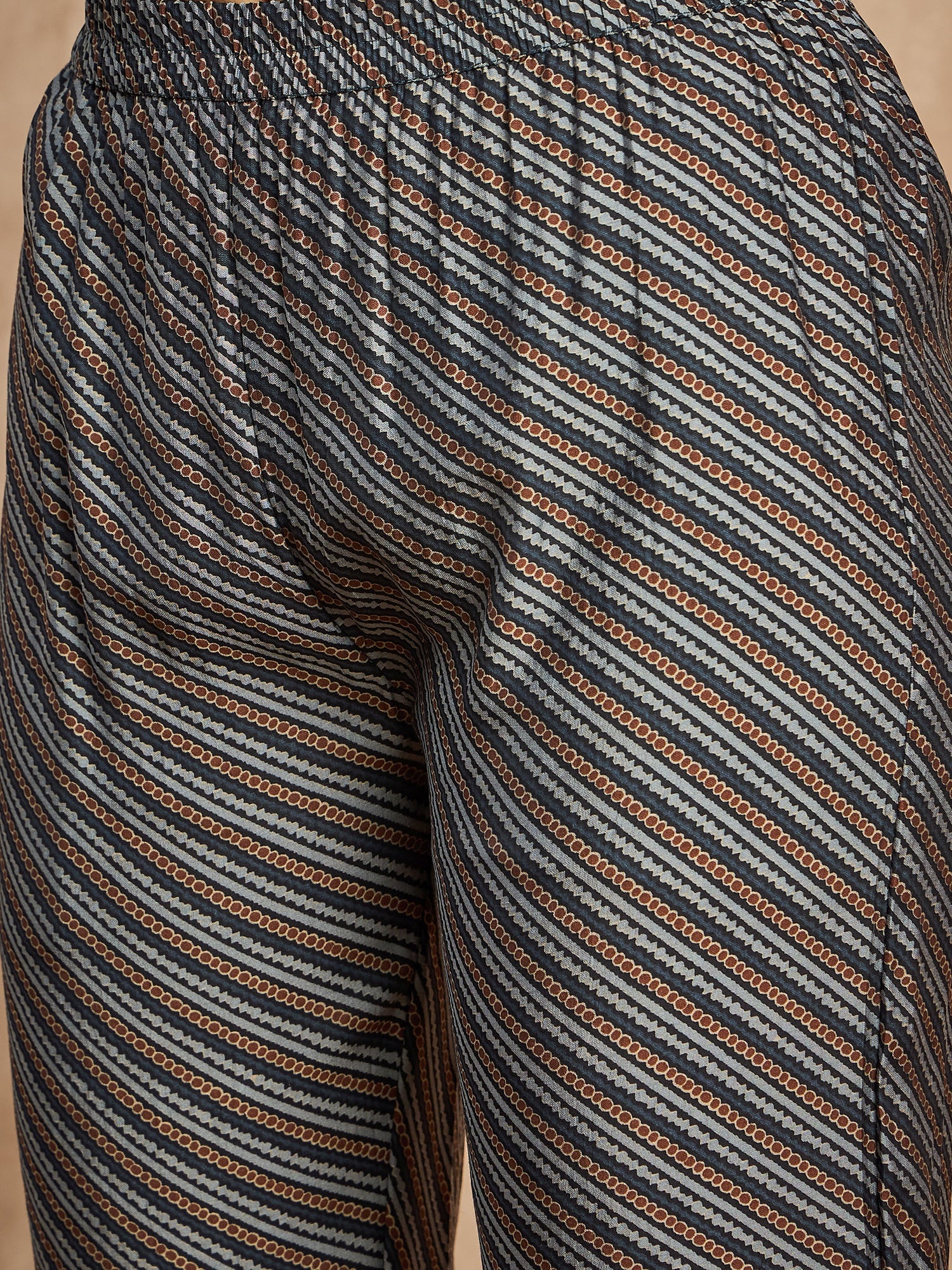 Women Floral Printed High Slit Thread Work Straight Kurta with Trousers & Dupatta