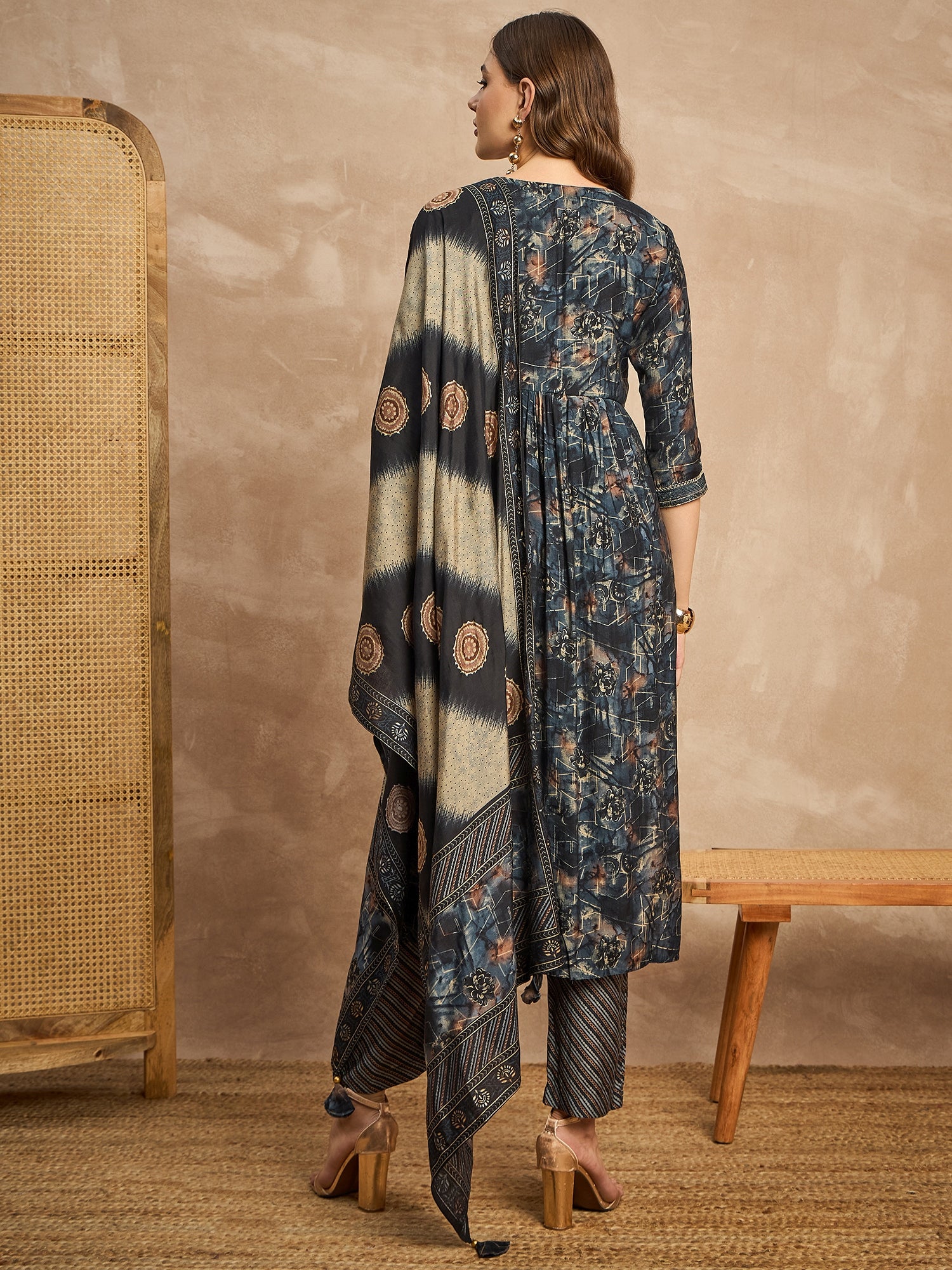 Women Floral Printed High Slit Thread Work Straight Kurta with Trousers & Dupatta