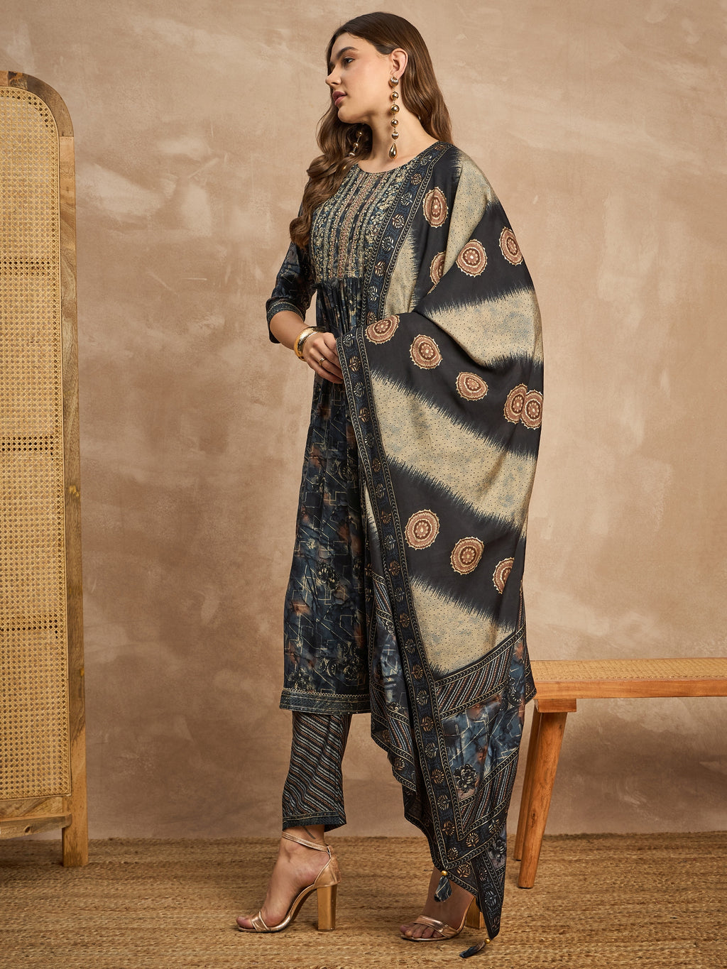 Women Floral Printed High Slit Thread Work Straight Kurta with Trousers & Dupatta
