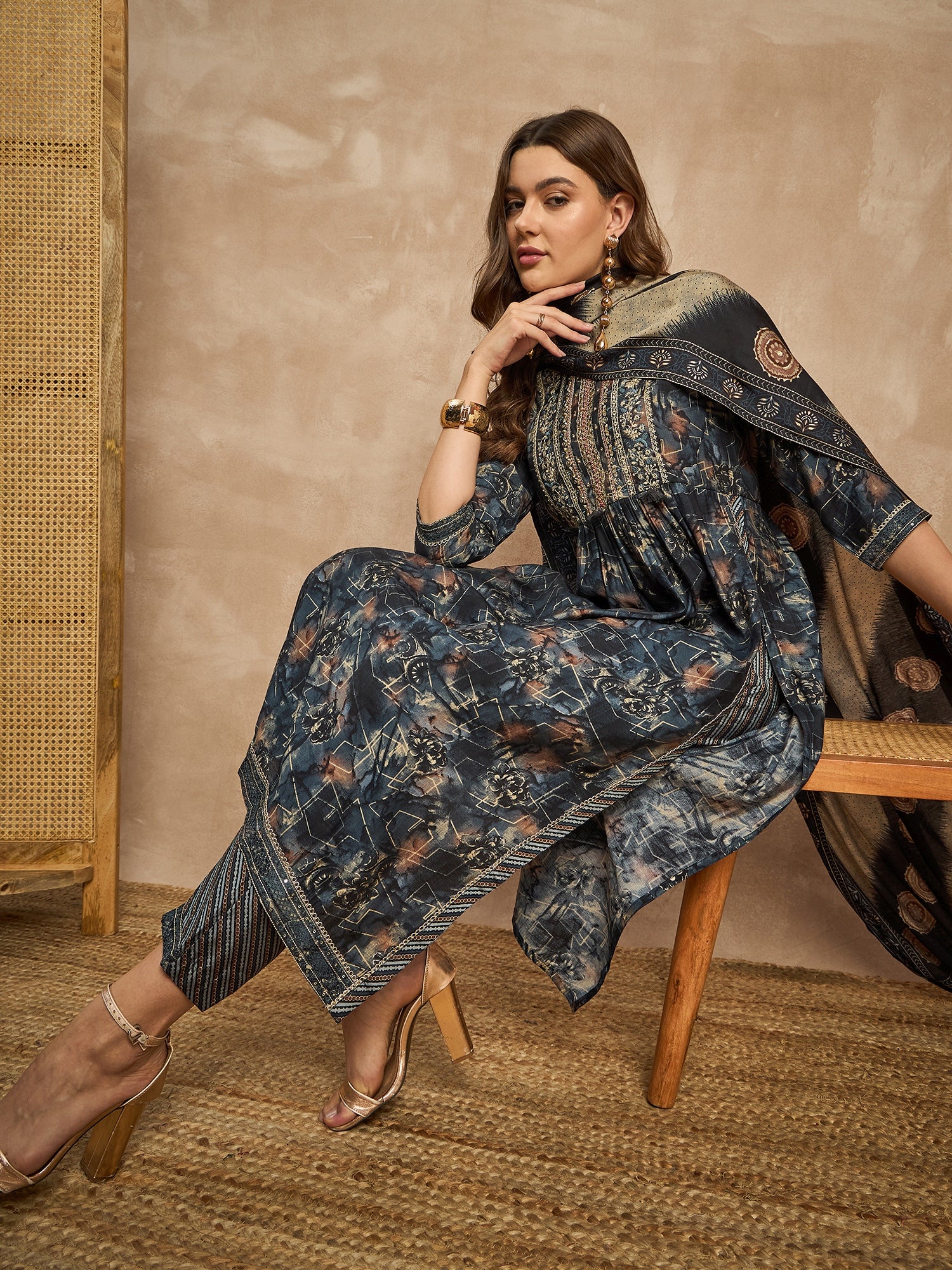 Women Floral Printed High Slit Thread Work Straight Kurta with Trousers & Dupatta
