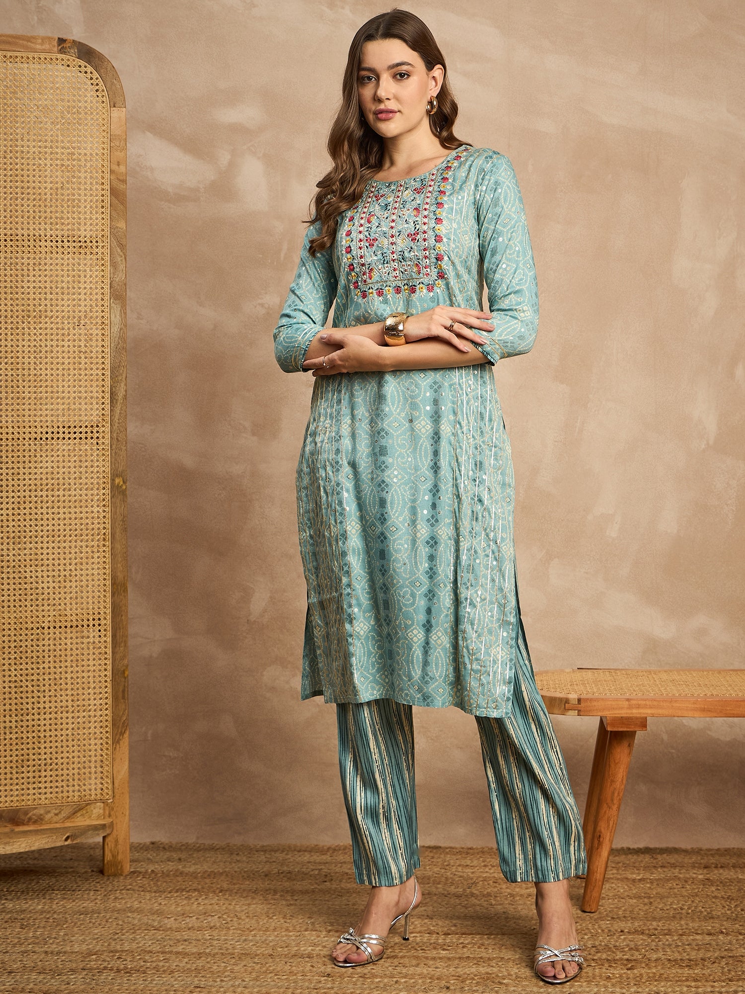 Women Bandhani Printed Regular Thread Work Kurta with Trousers