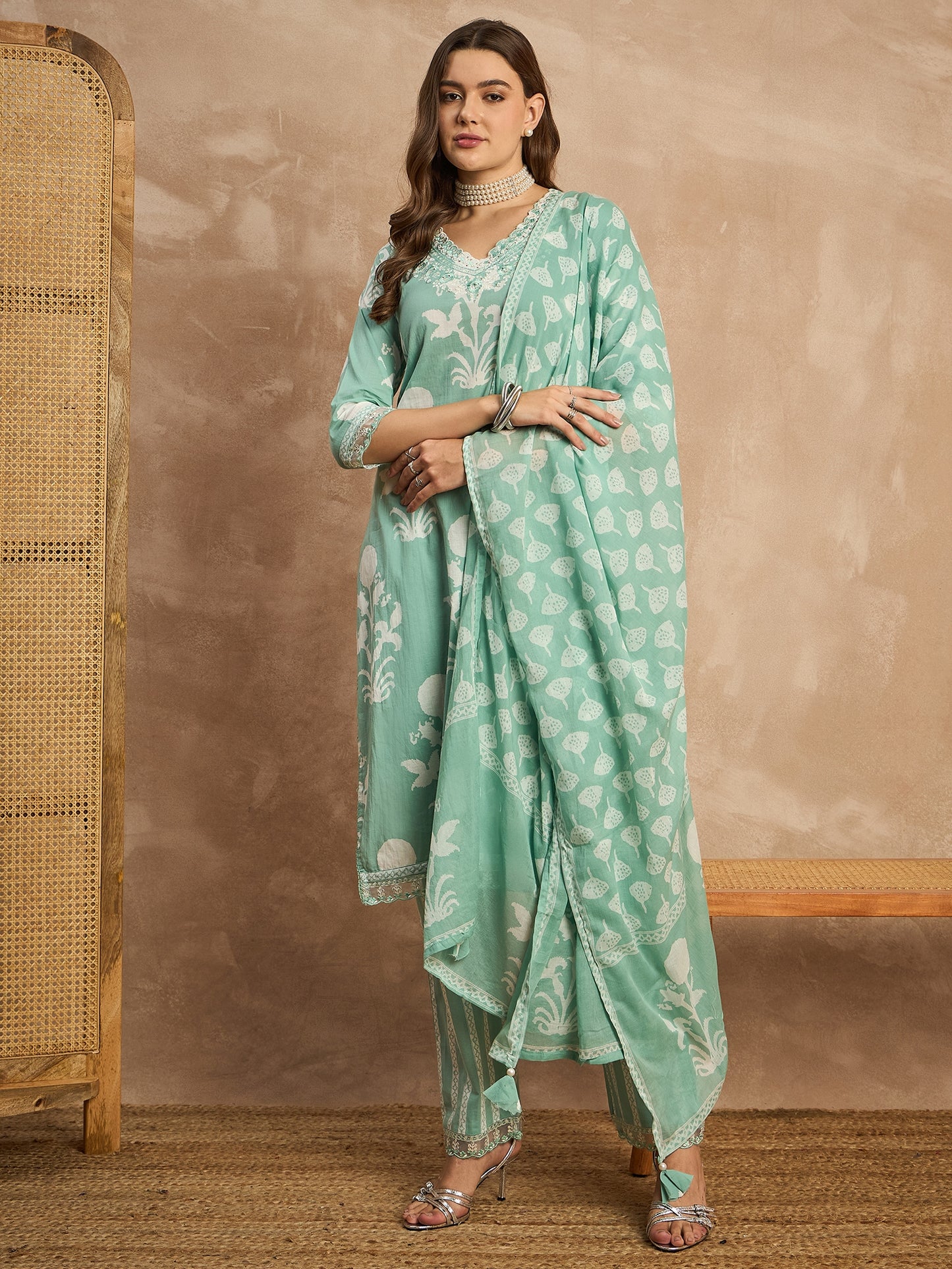 Women Floral Printed Beads and Stones Pure Cotton Kurta with Trousers & Dupatta