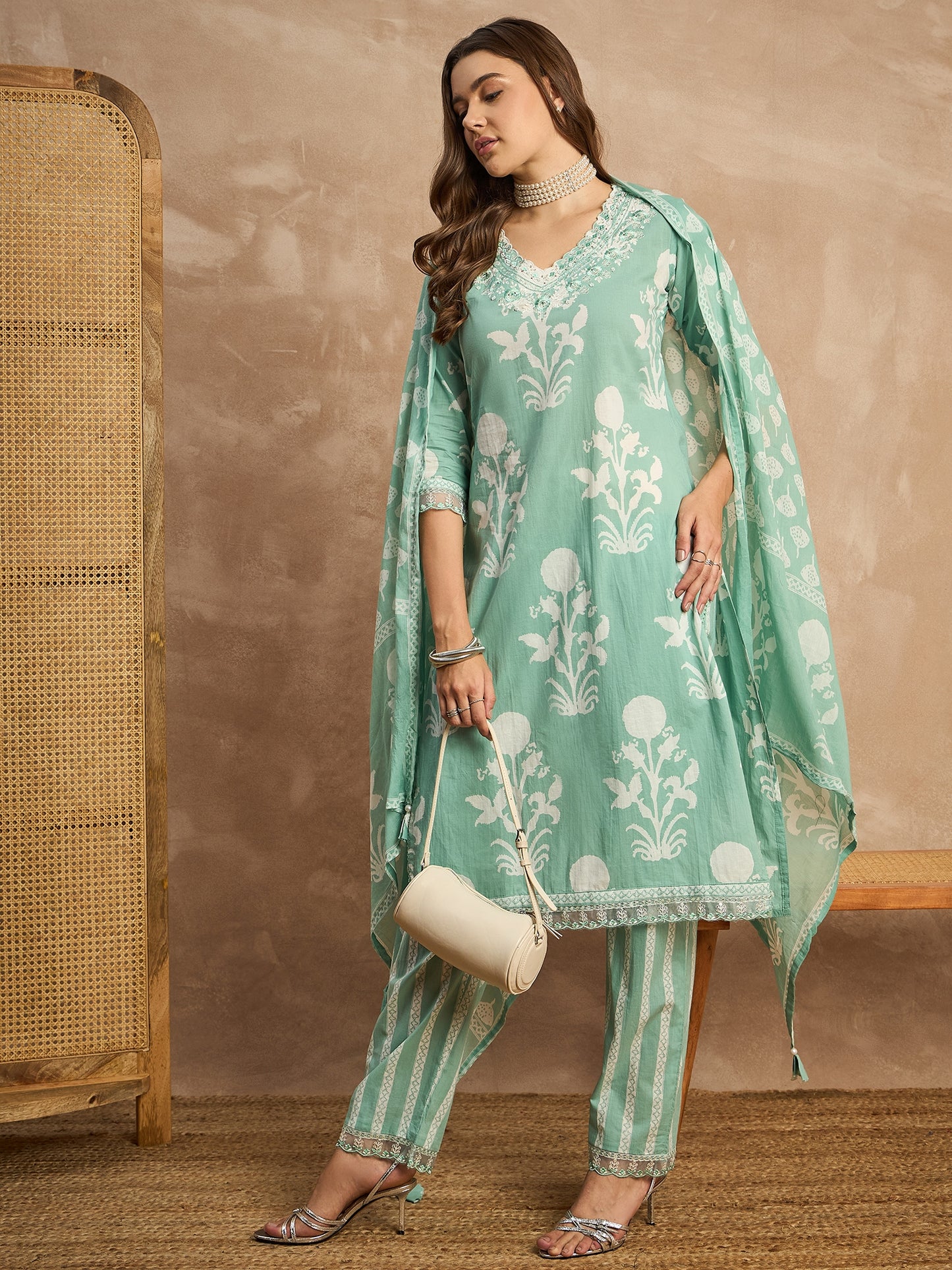 Women Floral Printed Beads and Stones Pure Cotton Kurta with Trousers & Dupatta