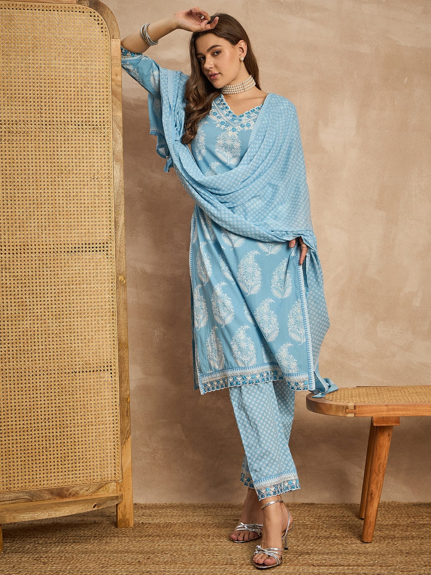 Women Floral Printed Thread Work Pure Cotton Straight Kurta with Trousers & Dupatta