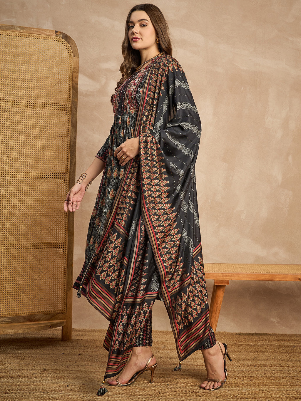 Women Floral Embroidered Regular Mirror Work Kurta with Trousers & With Dupatta