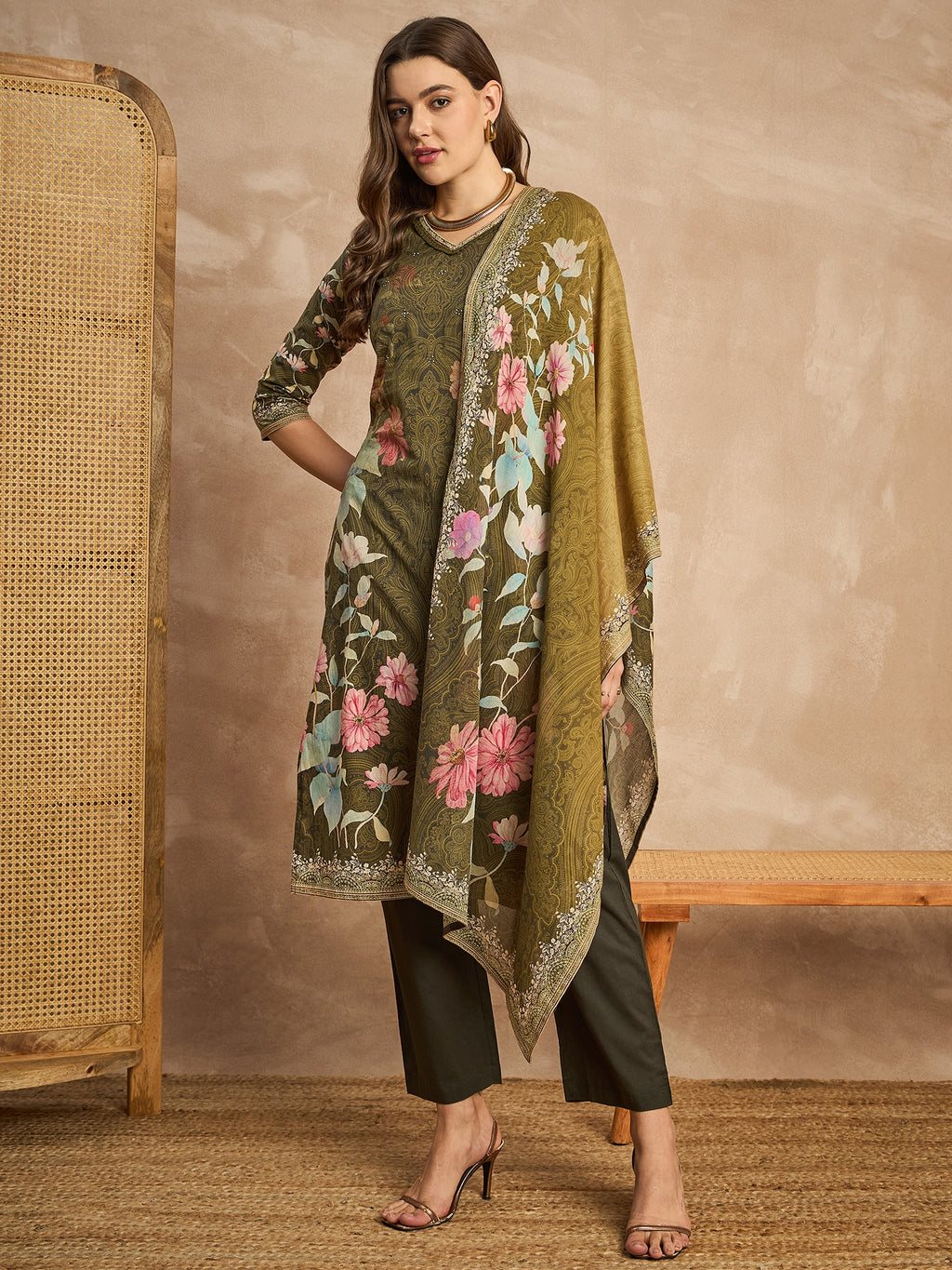 Women Floral Printed Beads and Stones Pure Cotton Kurta with Trousers & Dupatta