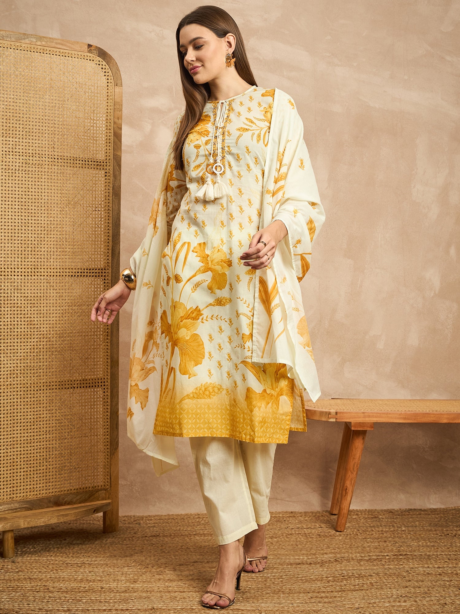 Women Floral Printed Beads and Stones Pure Cotton Kurta with Trousers & Dupatta