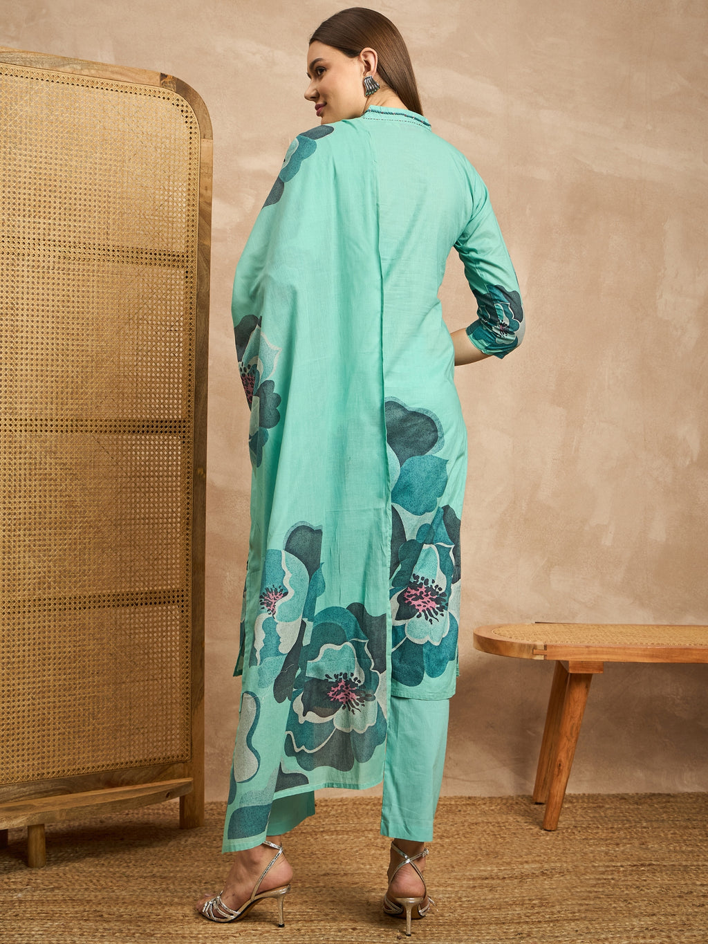 Women Floral Printed Thread Work Pure Cotton Straight Kurta with Trousers & Dupatta
