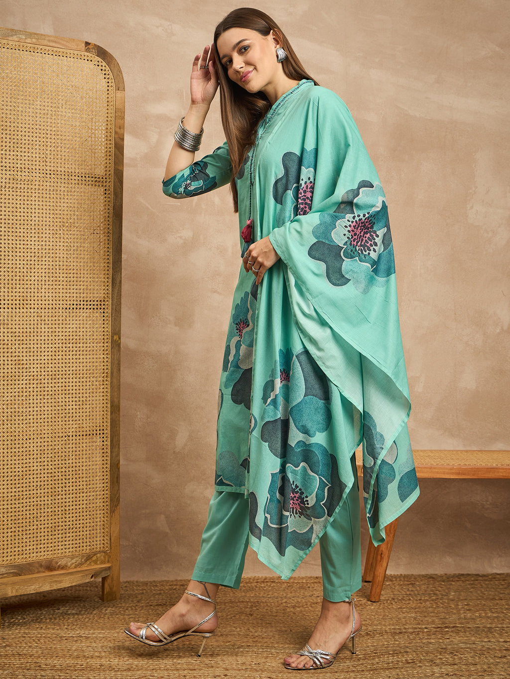 Women Floral Printed Thread Work Pure Cotton Straight Kurta with Trousers & Dupatta
