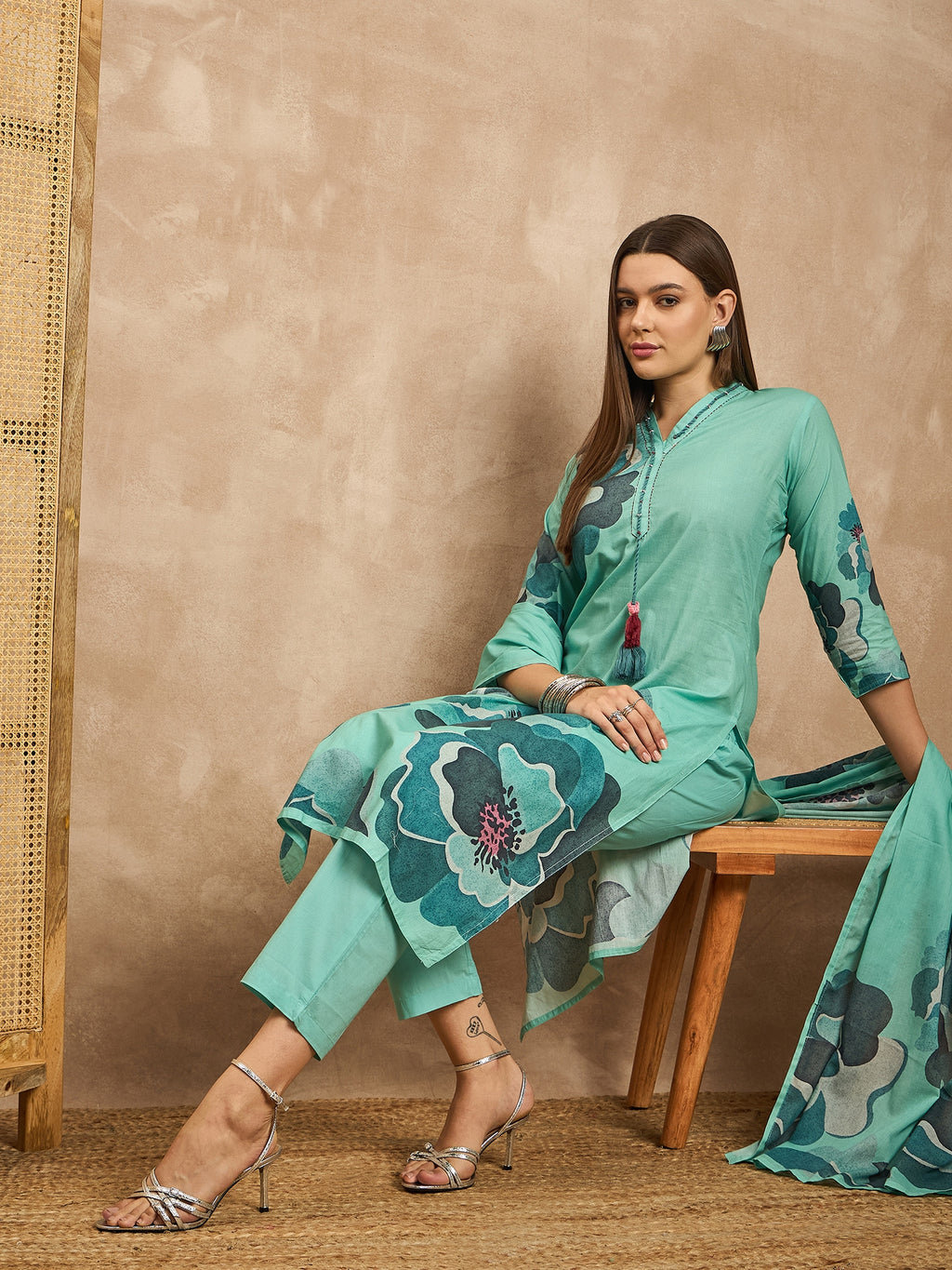 Women Floral Printed Thread Work Pure Cotton Straight Kurta with Trousers & Dupatta