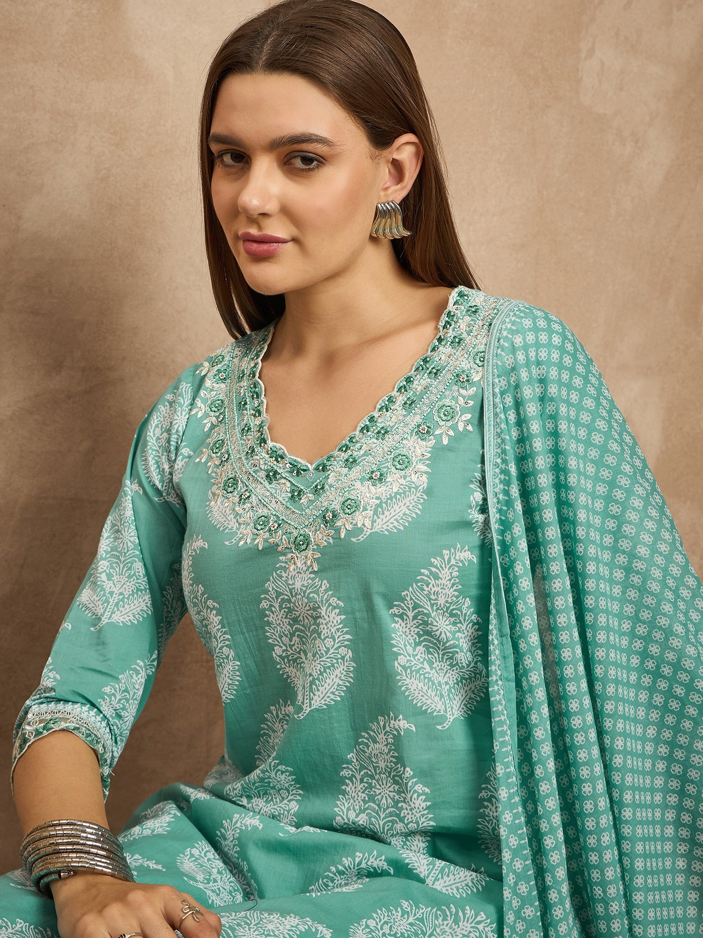 Women Floral Printed Thread Work Pure Cotton Straight Kurta with Trousers & Dupatta