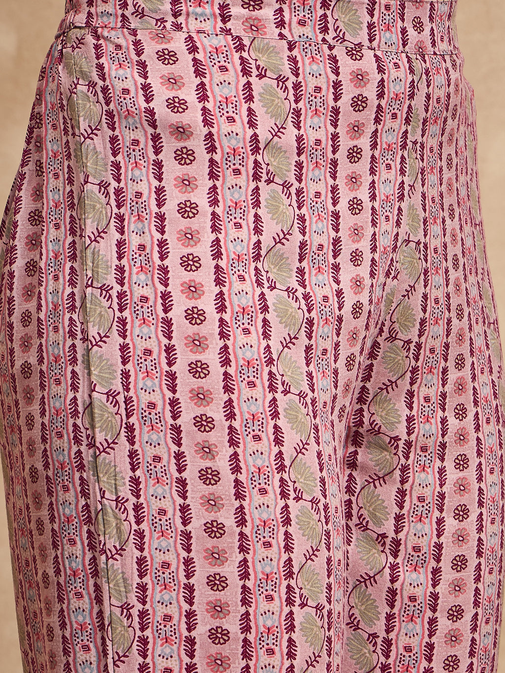 Women Floral Printed Regular Sequinned Kurta with Trousers