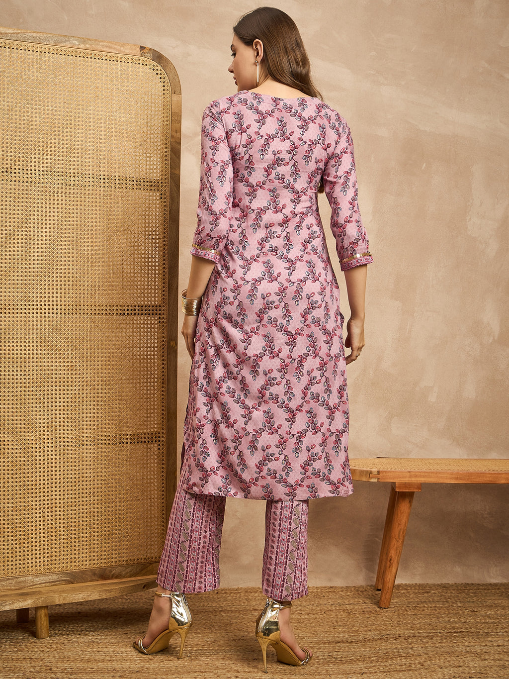 Women Floral Printed Regular Sequinned Kurta with Trousers