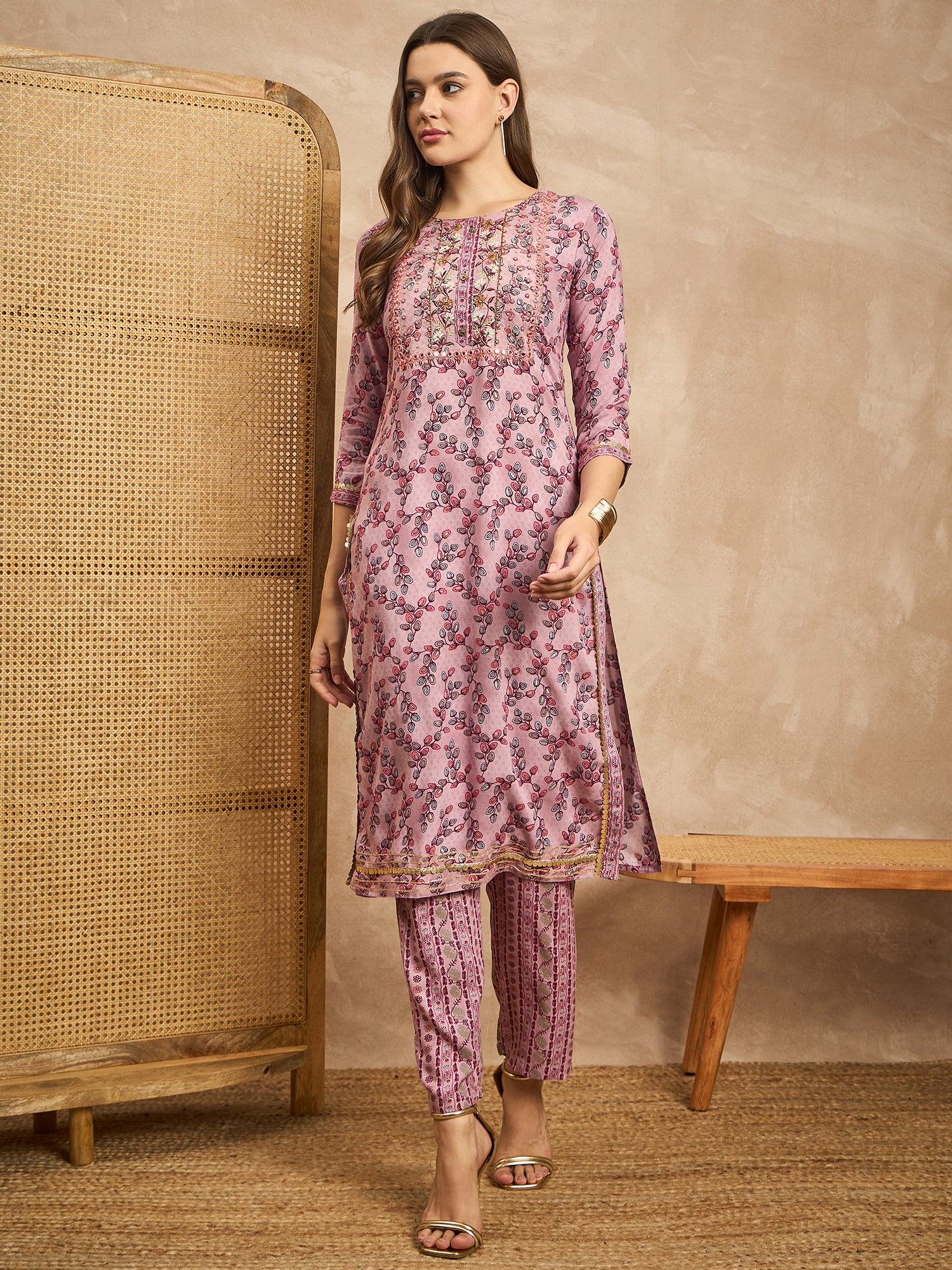 Women Floral Printed Regular Sequinned Kurta with Trousers