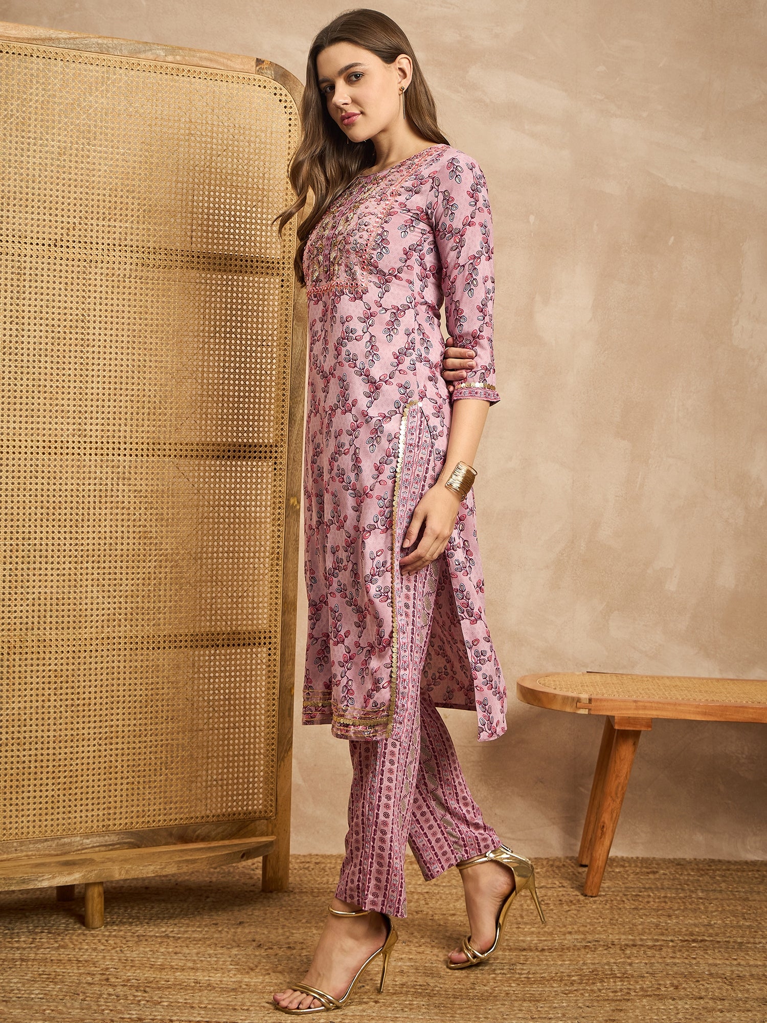 Women Floral Printed Regular Sequinned Kurta with Trousers