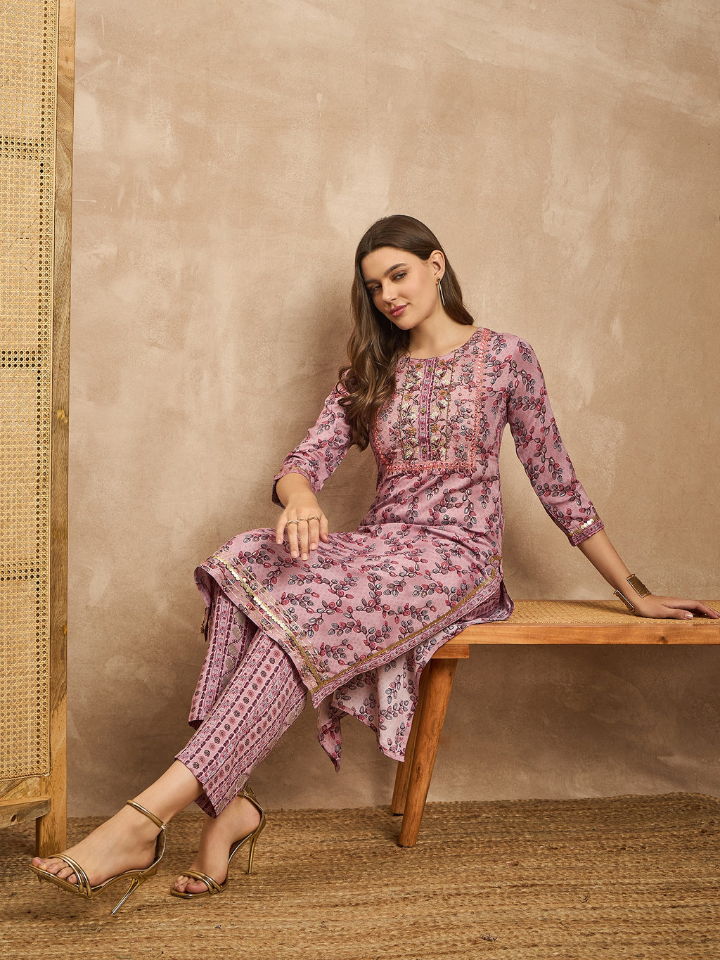 Women Floral Printed Regular Sequinned Kurta with Trousers